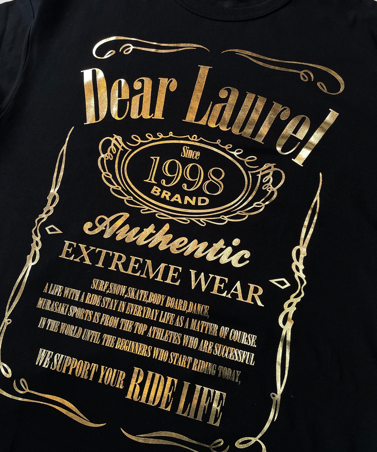 DEAR LAUREL ディアローレル メンズ 半袖 Tシャツ Metaric print メタリック 箔プリント 吸水速乾 D24S2105(BK/GD-M)