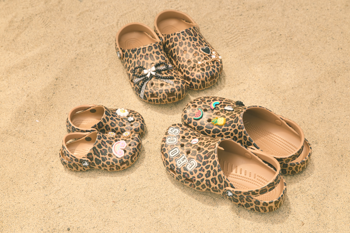CROCS（クロックス）サンダル｜快適な履き心地と自分らしいスタイルを