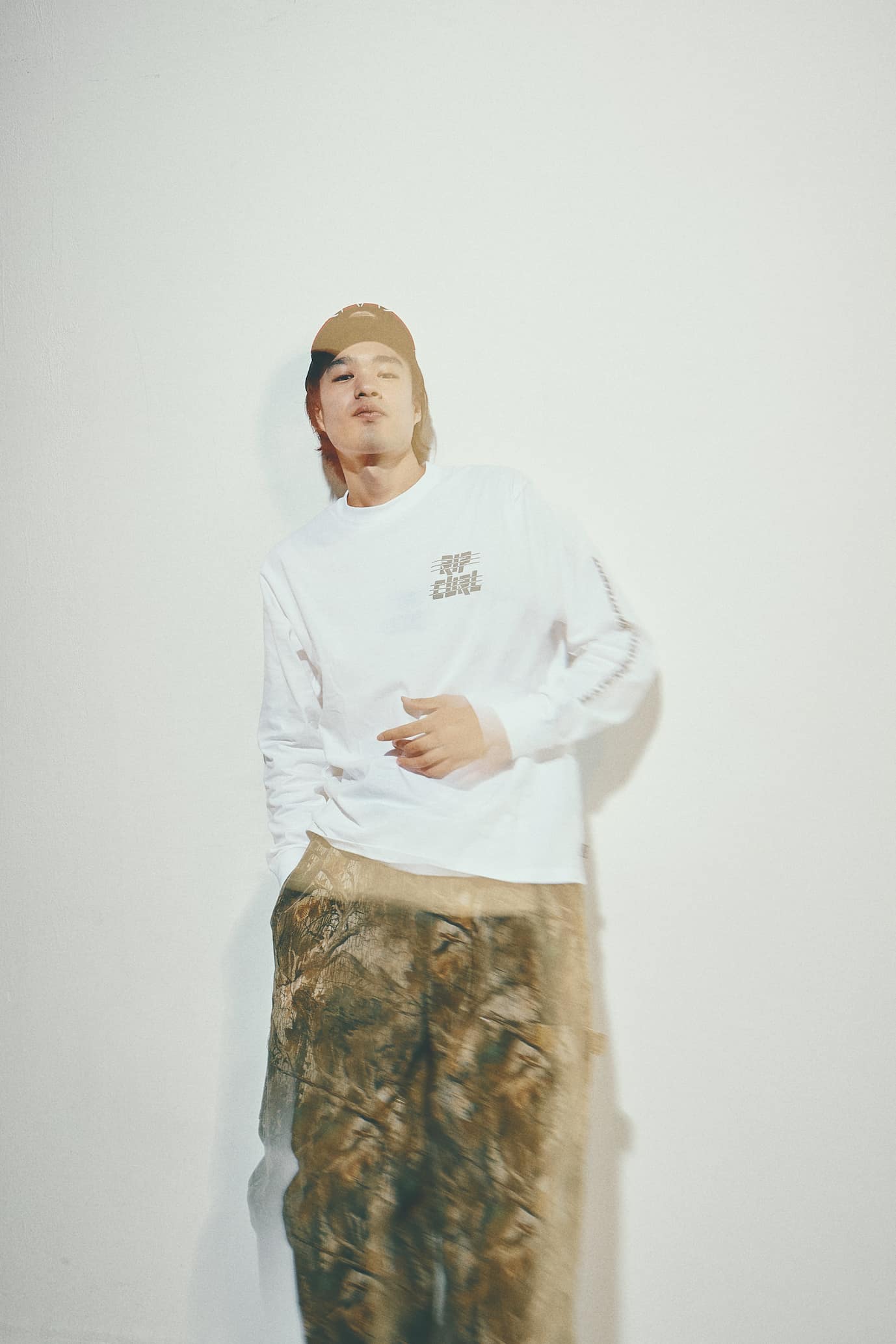 LOOK 02