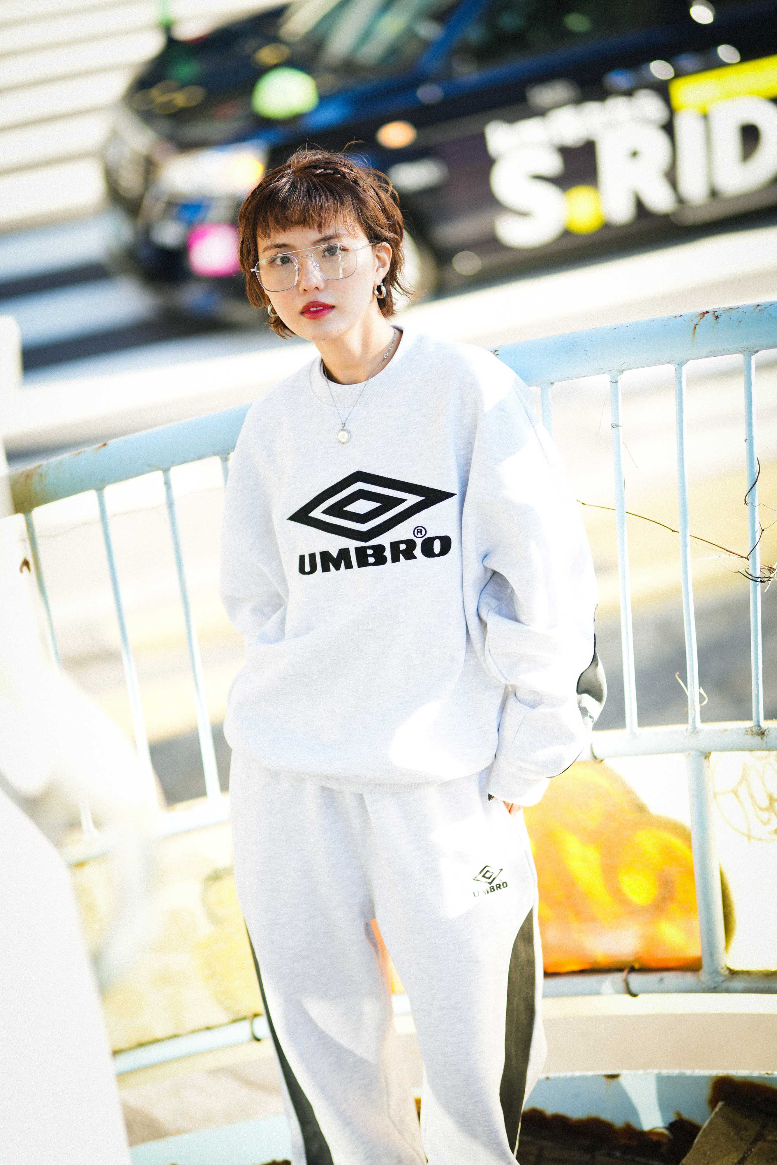 いま『めっちゃ売れてる』UMBROのムラサキスポーツ LIMITED ITEM
