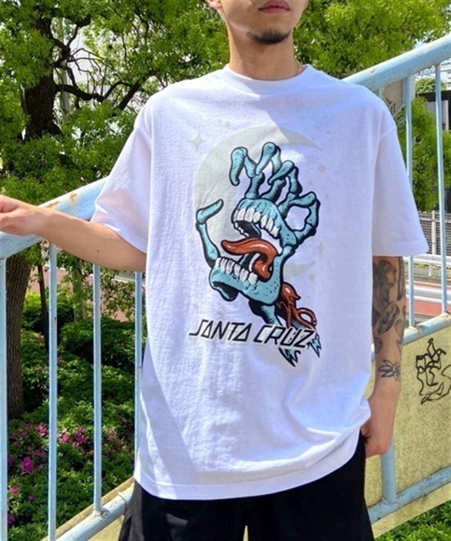 SANTA CRUZ サンタクルーズ COSMIC BONE HAND STRIP S/S 502231413 メンズ 半袖 Tシャツ KK1 D12(BK-M)