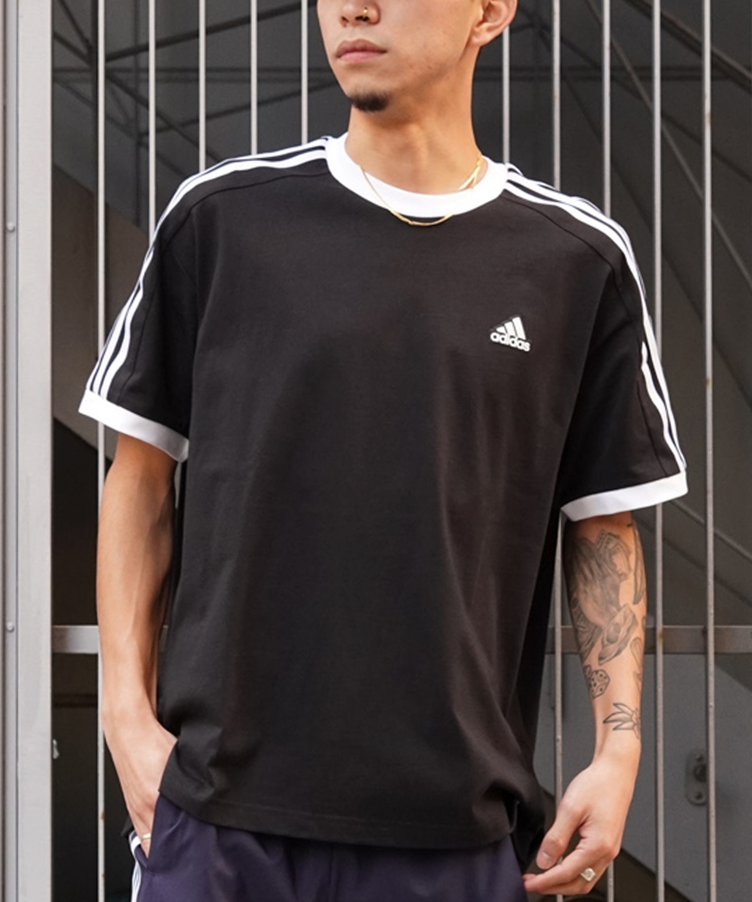 adidas アディダス メンズ 半袖 Tシャツ 3ST スリーストライプス ルーズフィット JUH48(BK/WT-M)