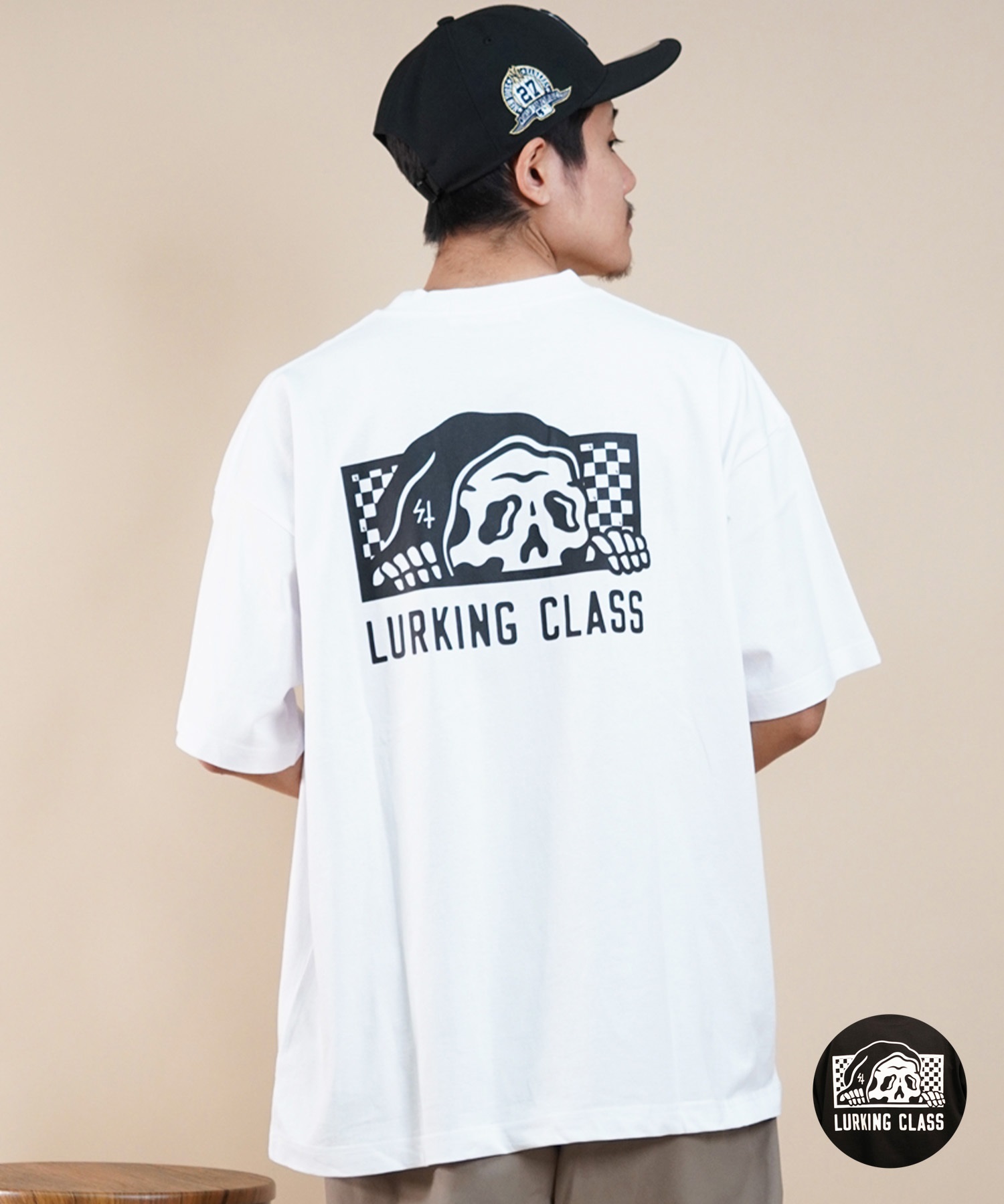 【 ムラサキスポーツ限定】LURKING CLASS ラーキングクラス メンズ 半袖 Tシャツ バックプリント チェッカーフラッグ ST24STM16(BLACK-M)