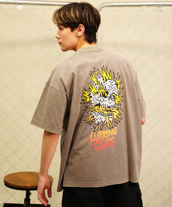 【 ムラサキスポーツ限定】LURKING CLASS ラーキングクラス メンズ 半袖 Tシャツ バックプリント 古着風 ダメージ加工 ST24STM23