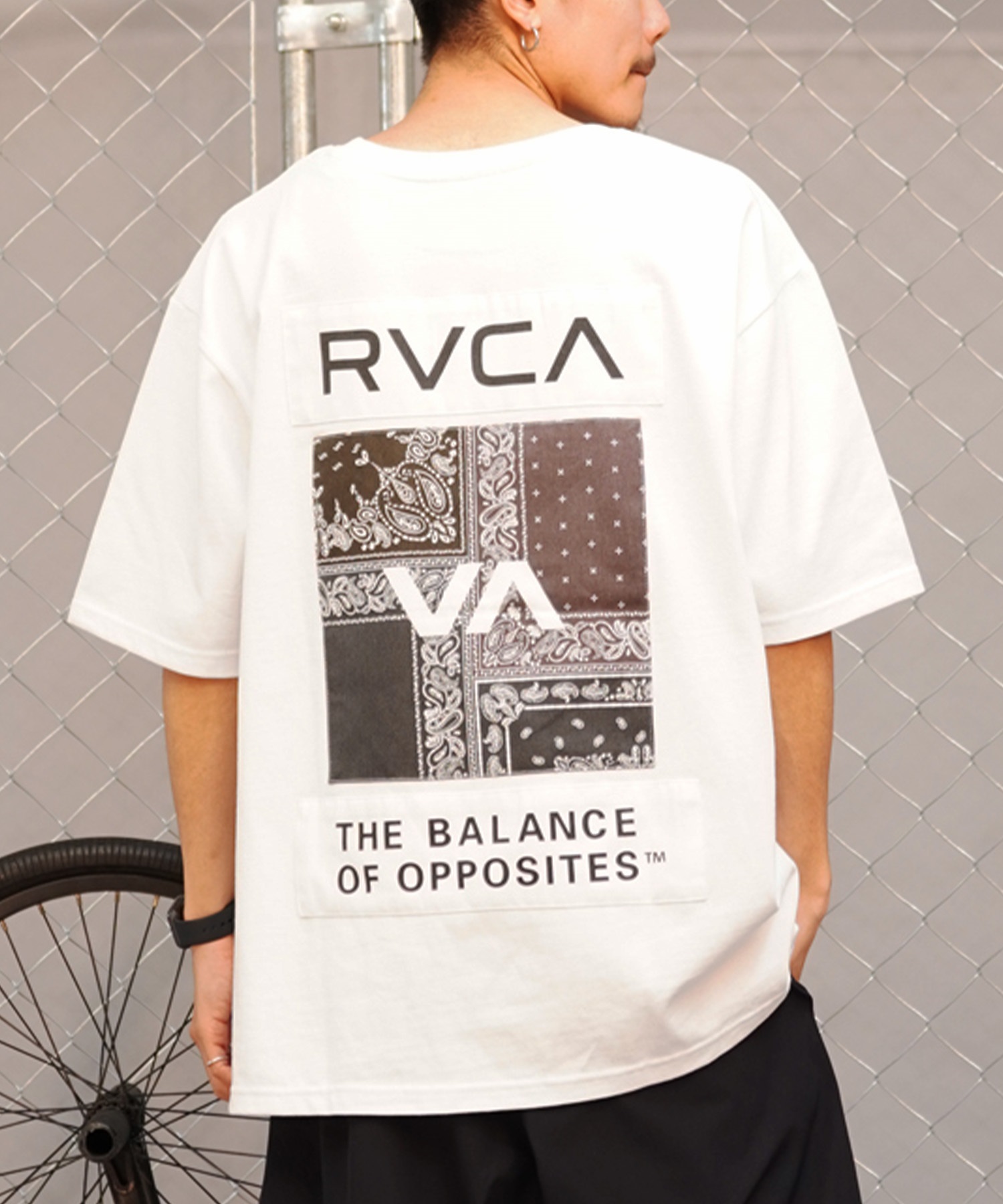 【マトメガイ対象】RVCA ルーカ BANDANA BOX ST メンズ 半袖 Tシャツ バックプリント バンダナ柄 ペイズリー柄 BE041-P21(WHT-S)