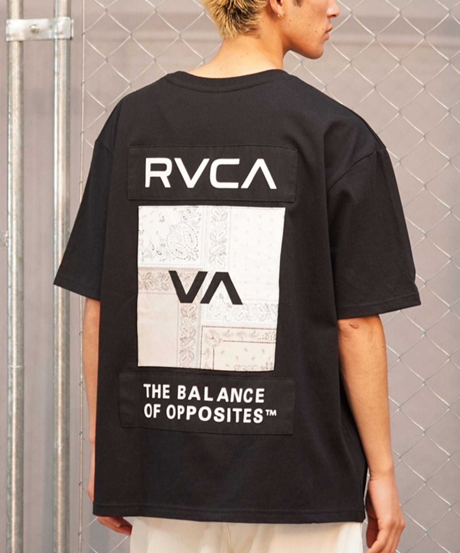 【クーポン対象】RVCA ルーカ BANDANA BOX ST メンズ 半袖 Tシャツ バックプリント バンダナ柄 ペイズリー柄 BE041-P21(BLK-S)