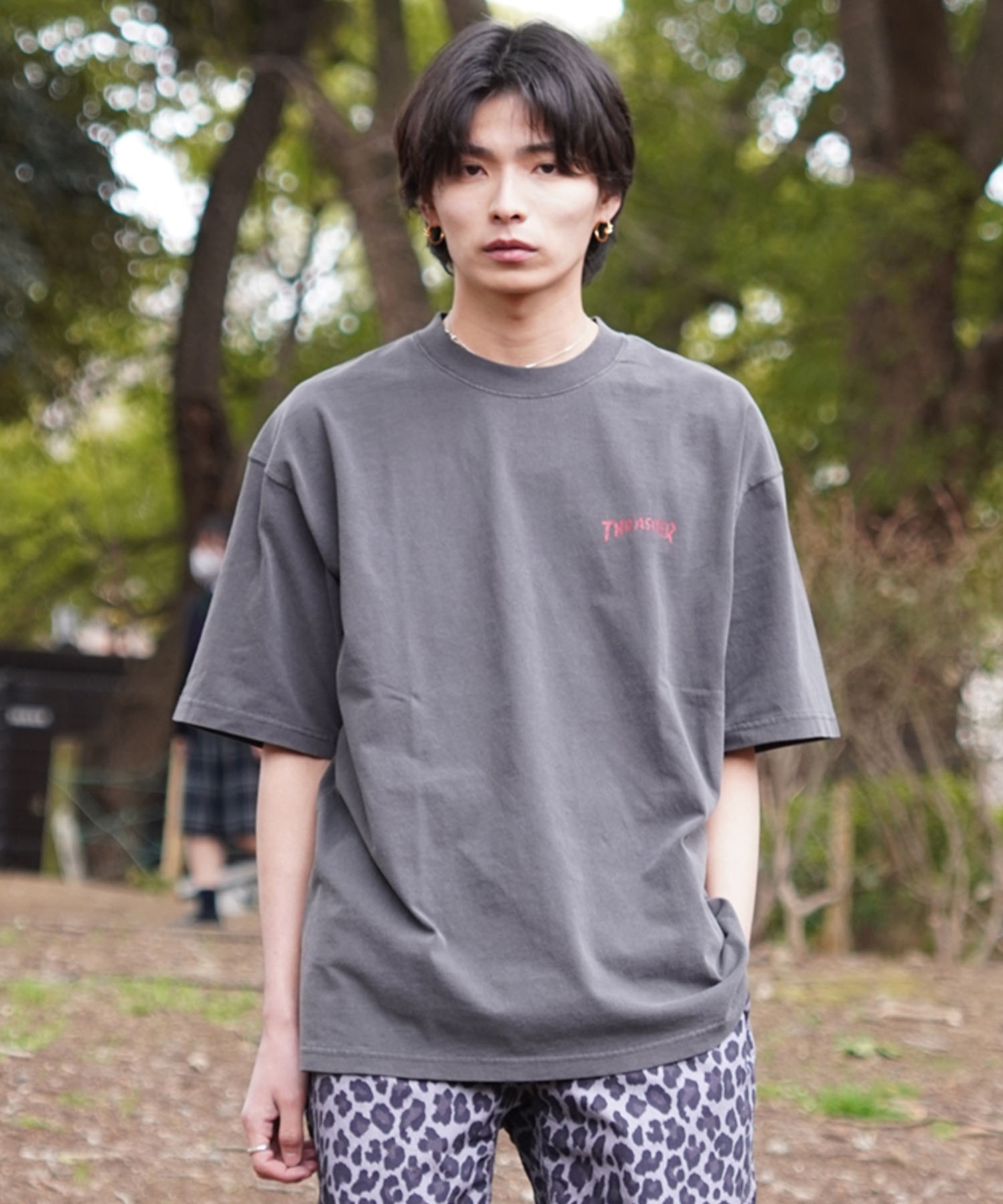 【マトメガイ対象】THRASHER スラッシャー メンズ 半袖 Tシャツ NECKFACE（ネックフェイス） THM-24SPSST02 ムラサキスポーツ別注(BLK-M)