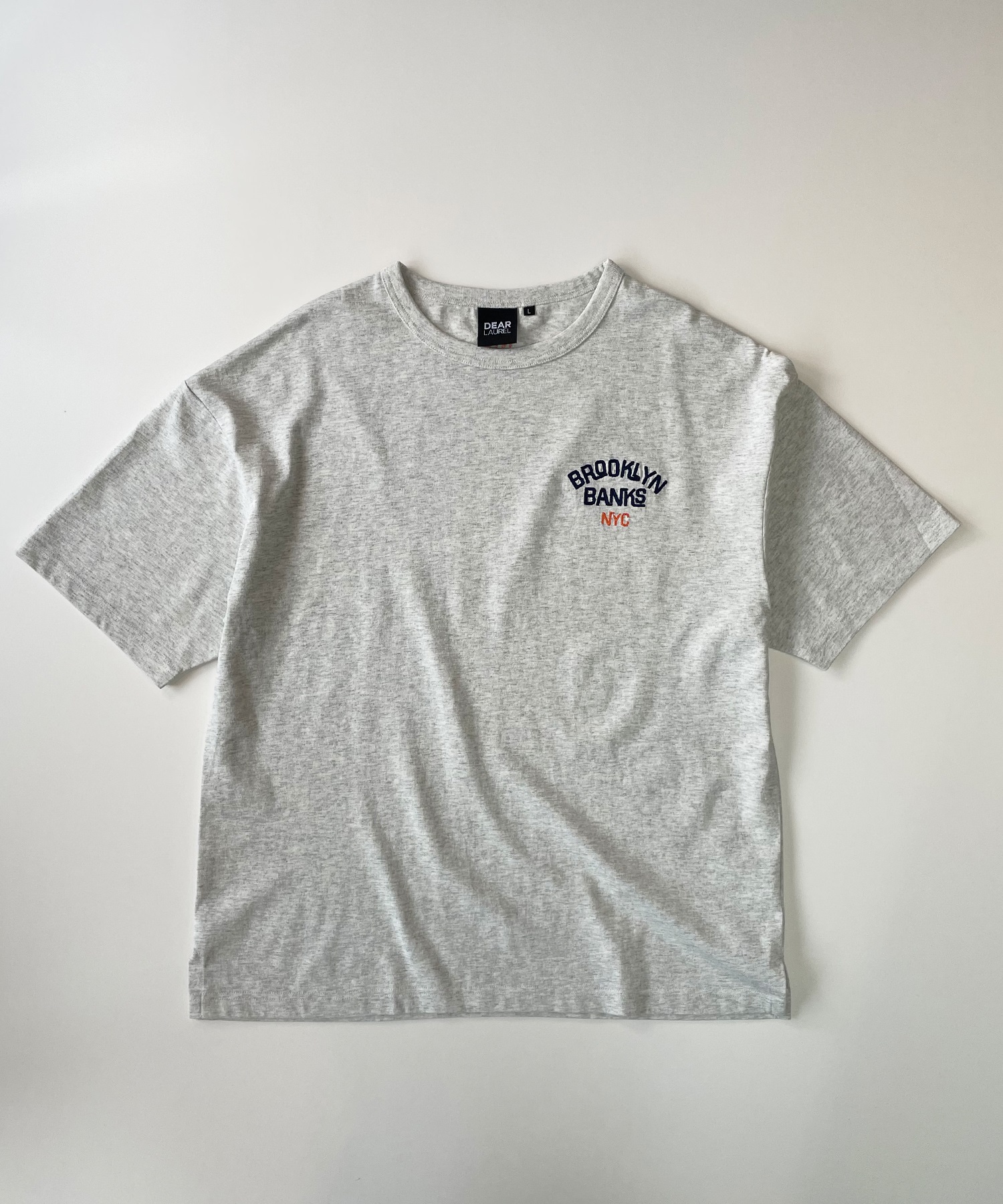 DEAR LAUREL ディアローレル メンズ 半袖 Tシャツ "Brooklyn Banks embroidery" ワンポイント 吸水速乾 D24S2103(GRY-M)