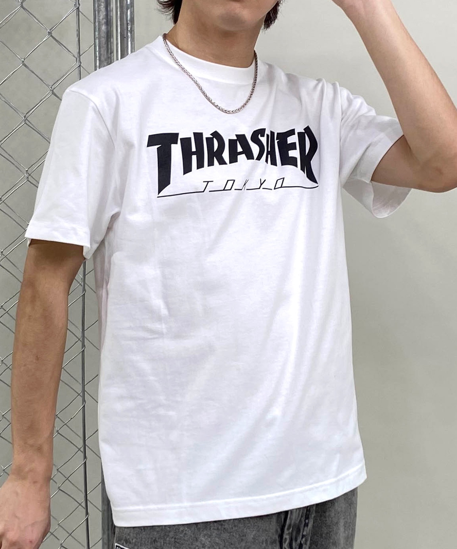 【マトメガイ対象】THRASHER スラッシャー TOKYOロゴ TH91419-TOKYO メンズ 半袖 Tシャツ ムラサキスポーツ限定(WHT-M)