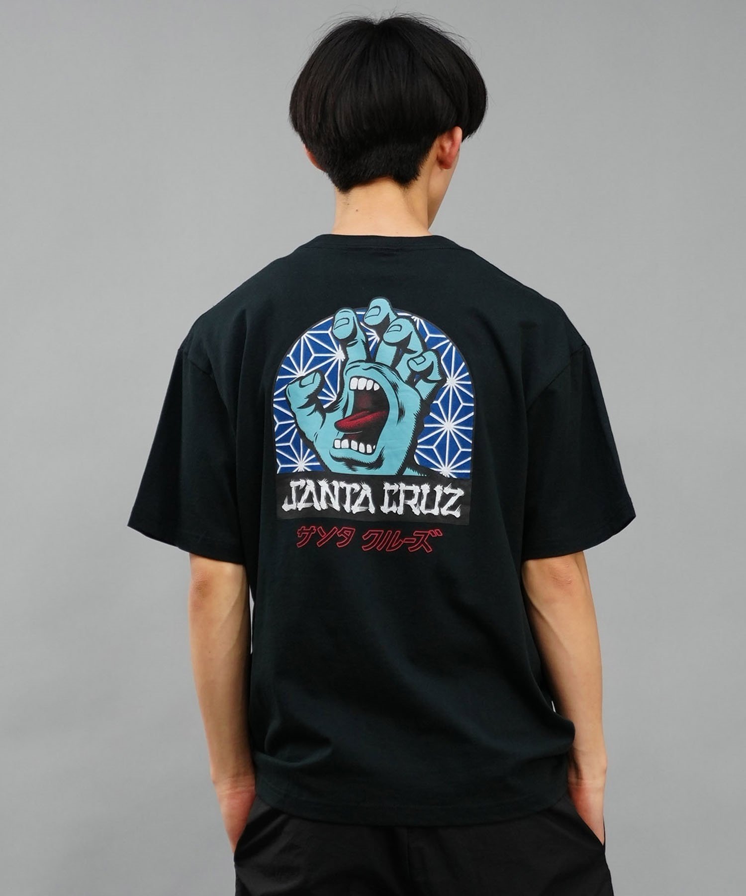 【ムラサキスポーツ限定】 SANTACRUZ サンタクルーズ メンズ 半袖 Tシャツ バックプリント 麻柄 カタカナ 502241416(OFFBK-M)