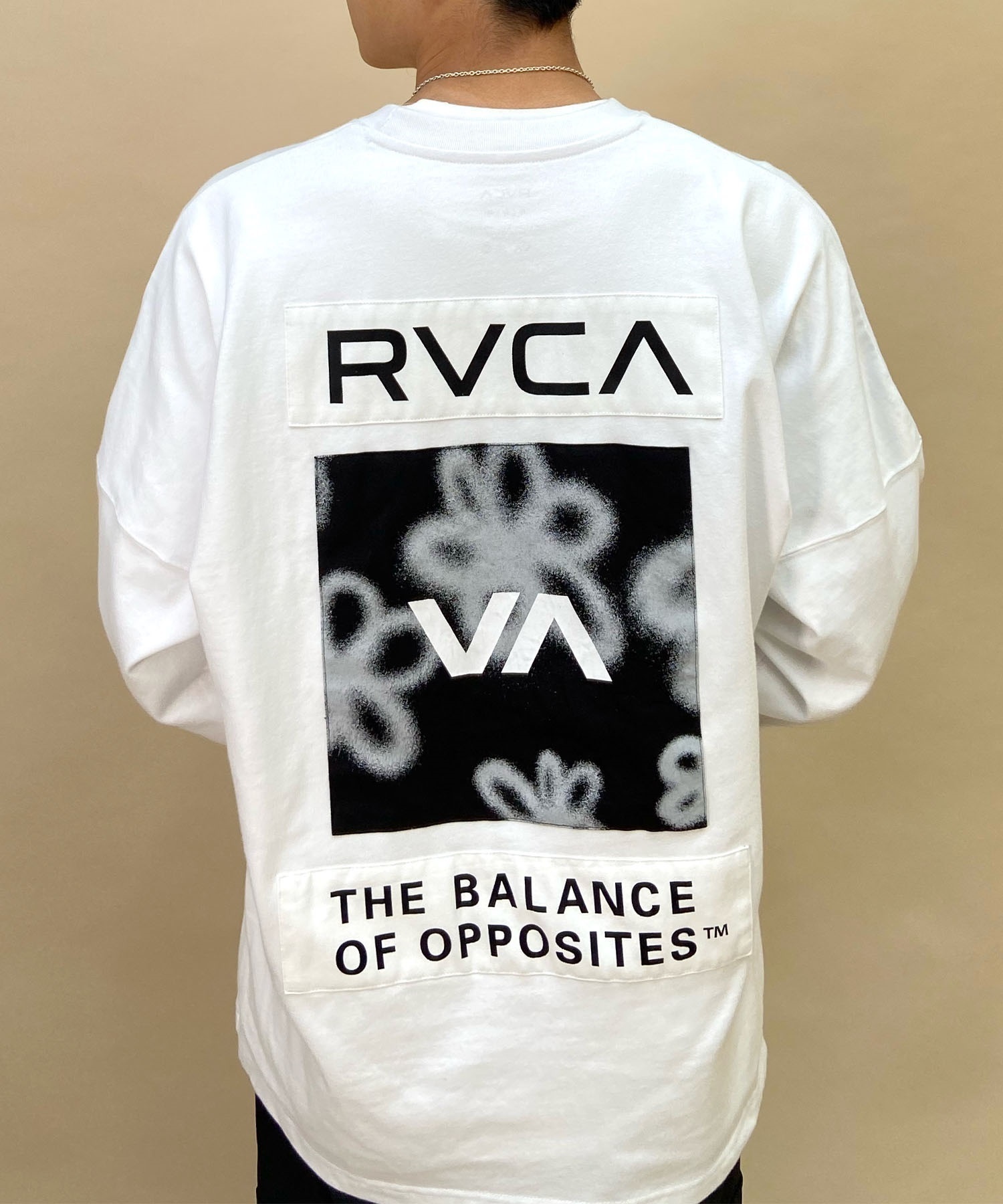 RVCA/ルーカ メンズ スクエアロゴT オーバーサイズ クルーネック長袖T