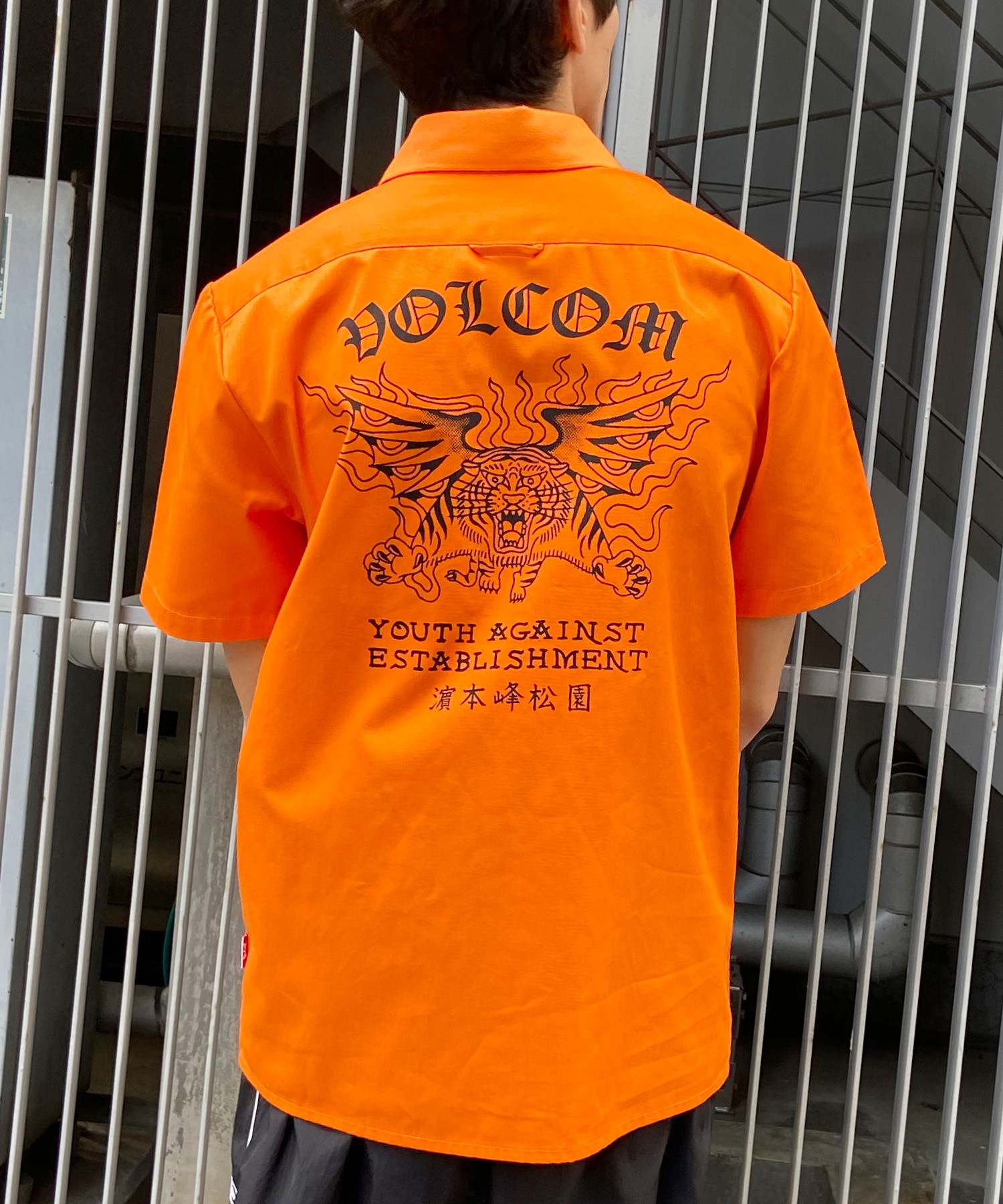 VOLCOM ボルコム メンズ 半袖 ワークシャツ バックプリント シンプル