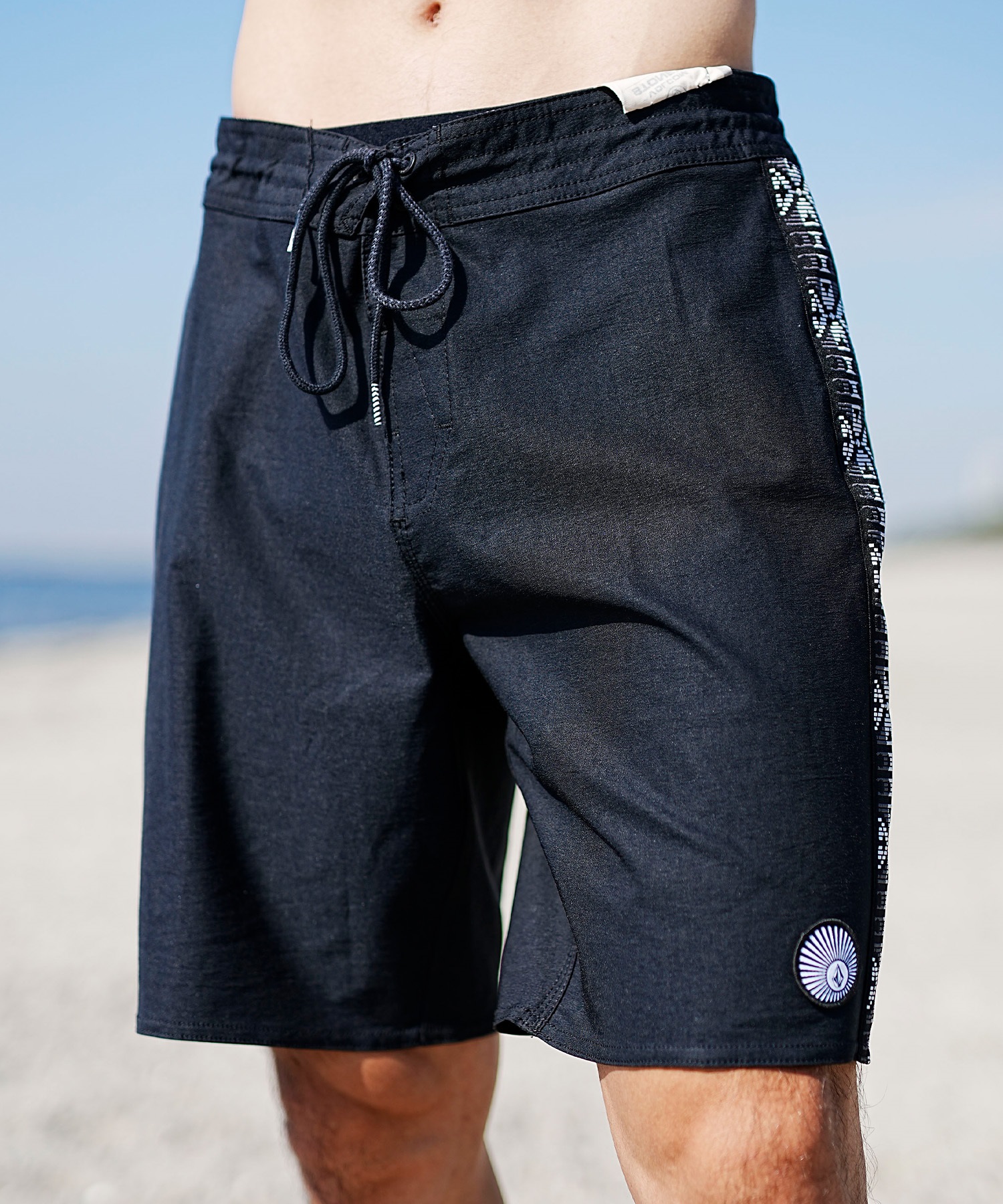 VOLCOM ボルコム ボードショーツ メンズ 水着 海パン サーフ