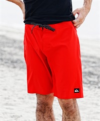Quiksilver クイックシルバー　ボードショーツレッド チェック柄水着 Quiksilver 水着 ORIGINAL ARCH HEMPST/クイックシルバーサーフ