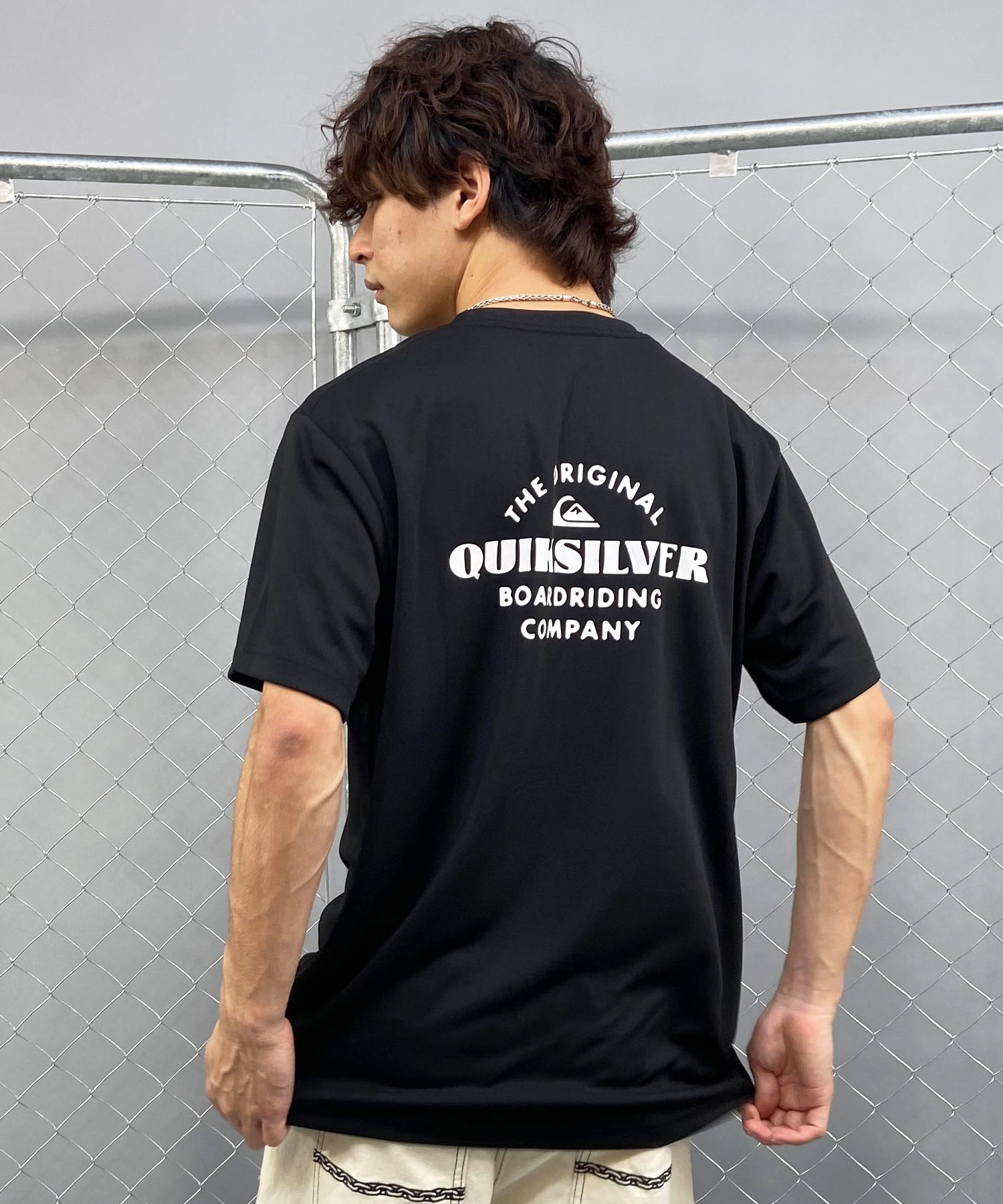 【マトメガイ対象】QUIKSILVER クイックシルバー メンズ 半袖ラッシュガード UVケア 水着 水陸両用 ユーティリティ バックプリント QLY241003(BLK-M)