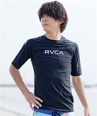 【クーポン対象】RVCA ルーカ メンズ ラッシュガード 水着 半袖 吸水速乾 ブランドロゴ UVカット BE041-863(BLK-S)