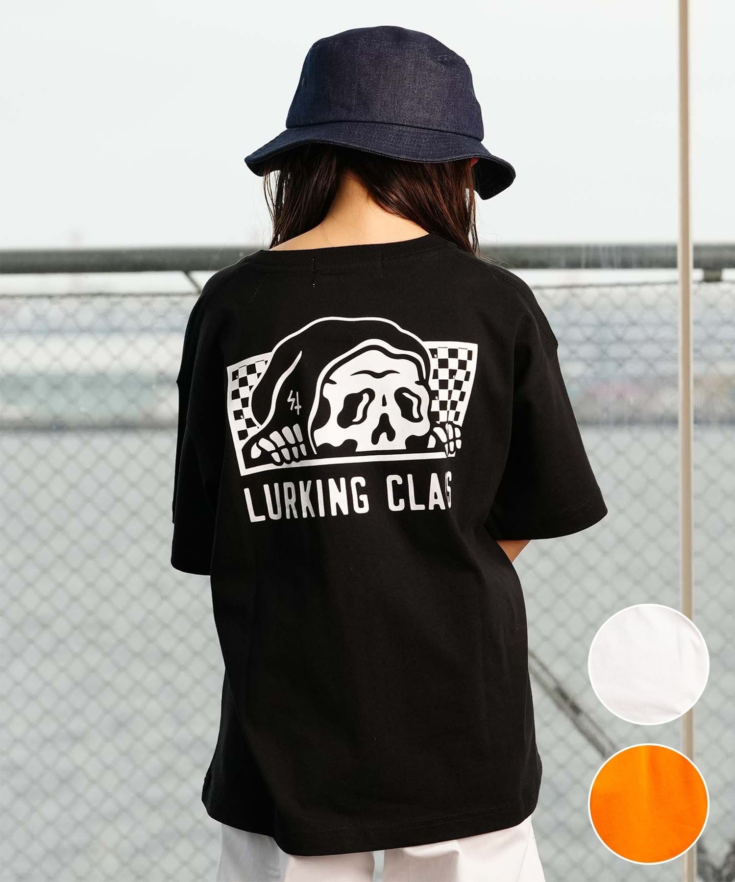 【ムラサキスポーツ限定】 LURKING CLASS ラーキングクラス PATTERN LOGO CHECKER TEE キッズ 半袖 Tシャツ ST24STM04K(WHITE-130cm)