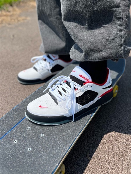 NIKE SB ナイキエスビー ISHOD WAIR PREMIUM イショッド ウェア