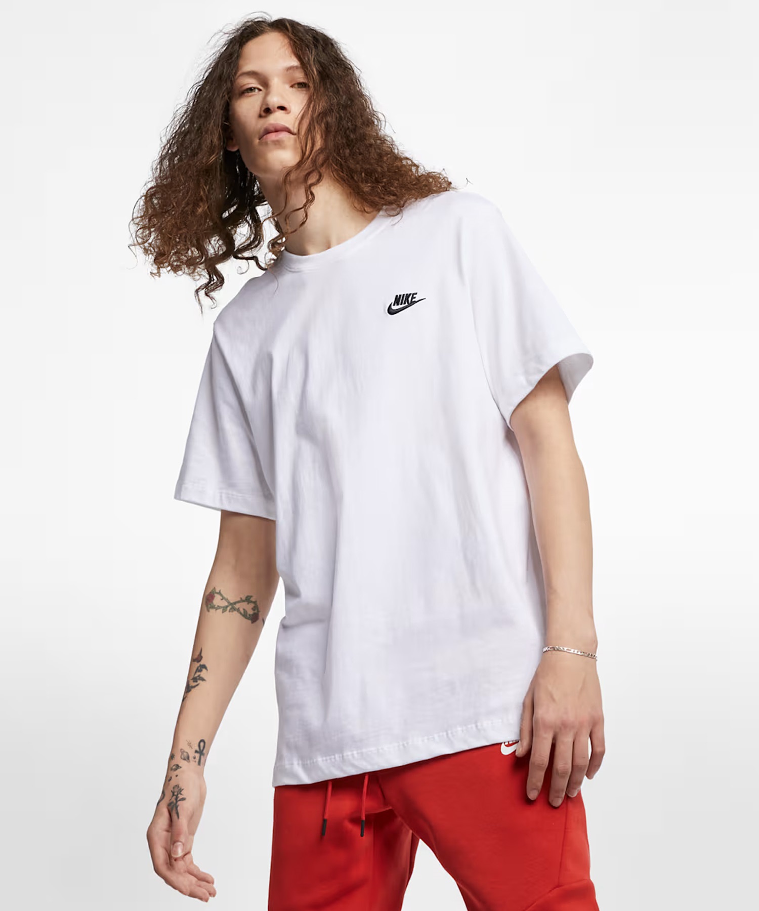 NIKE シャツ　半袖　Ｍサイズ　希少 NIKE ナイキ 半袖 Tシャツ メンズ ロゴ ワンポイント AR4999-101