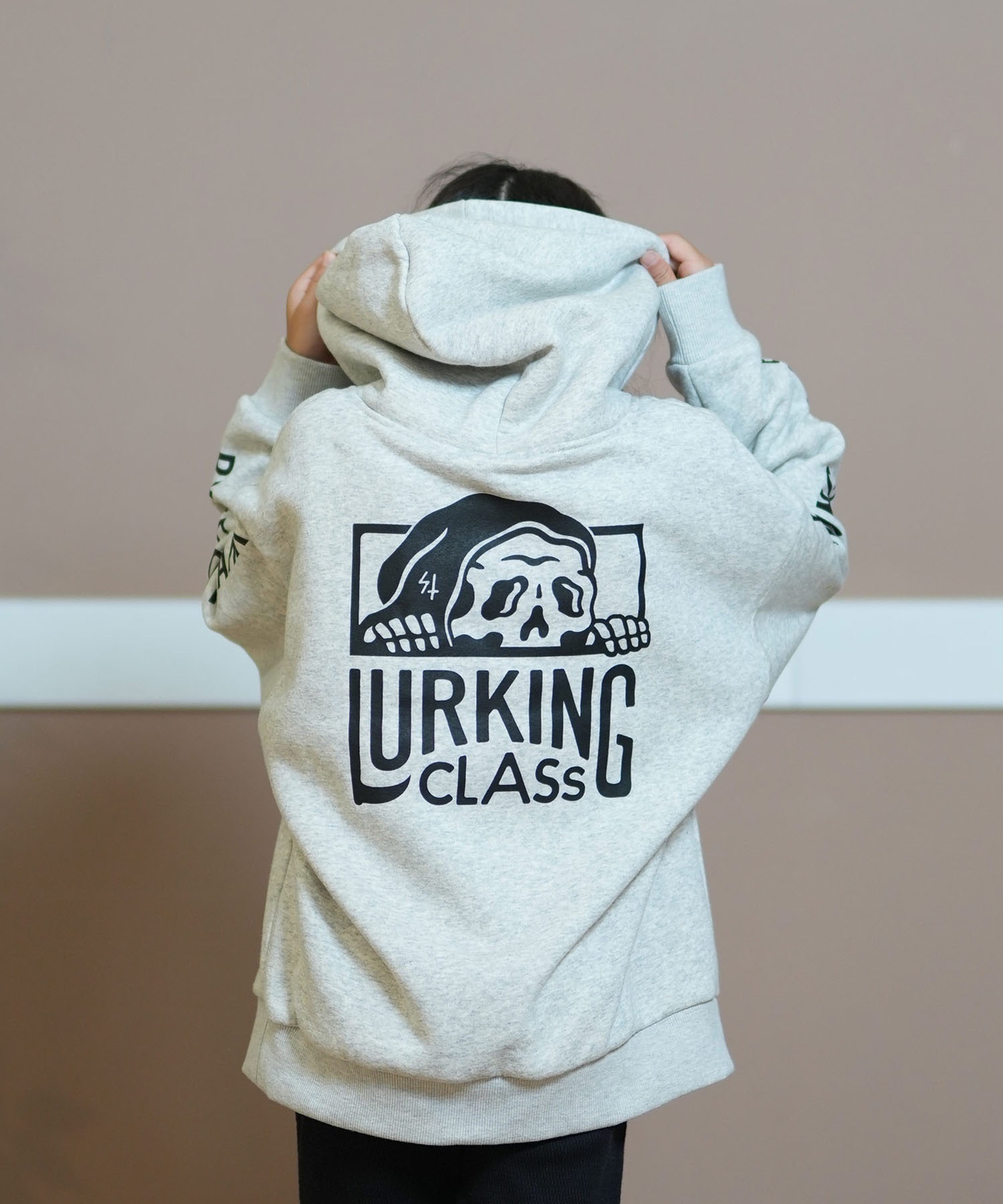 LURKING CLASS ラーキングクラス パーカー キッズ プルオーバー