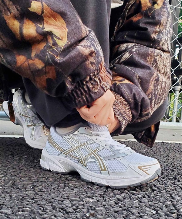 asics アシックス スニーカー レディース 韓国 カジュアル シルバー GEL-1130 1203A609-104