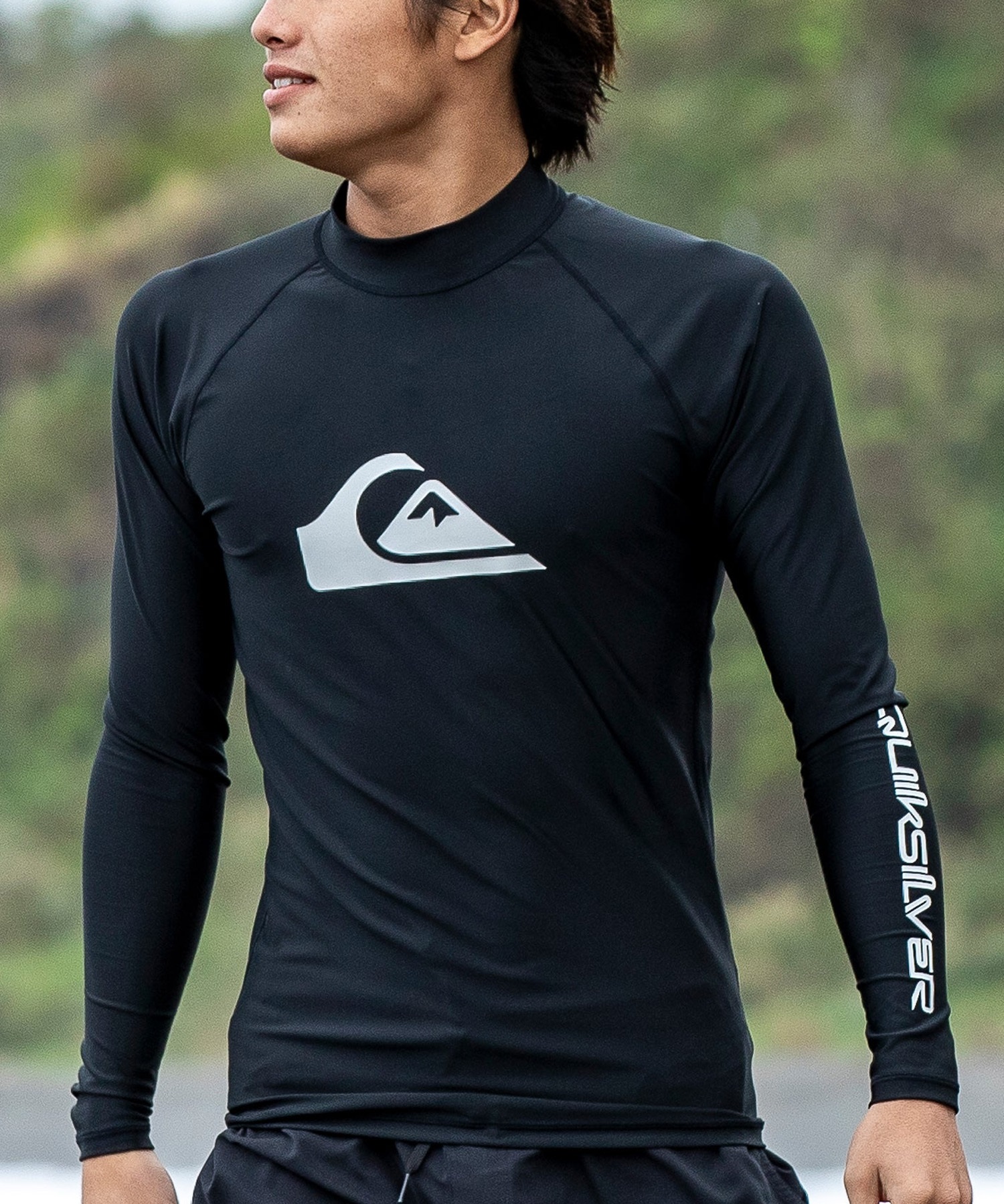 QUIKSILVER クイックシルバー 水着 ラッシュガード 長袖 Tシャツ