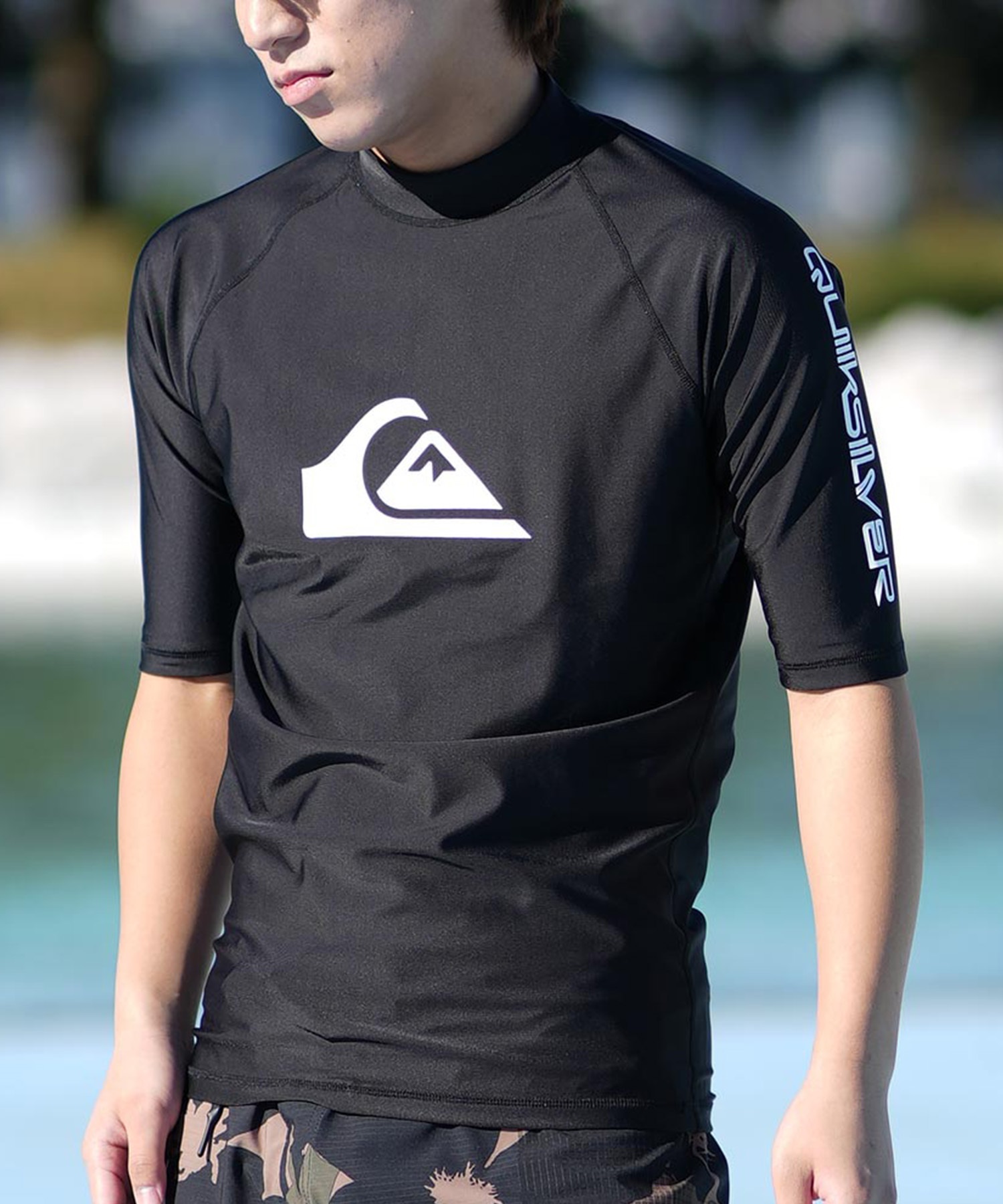 QUIKSILVER クイックシルバー 水着 ラッシュガード 半袖 Tシャツ