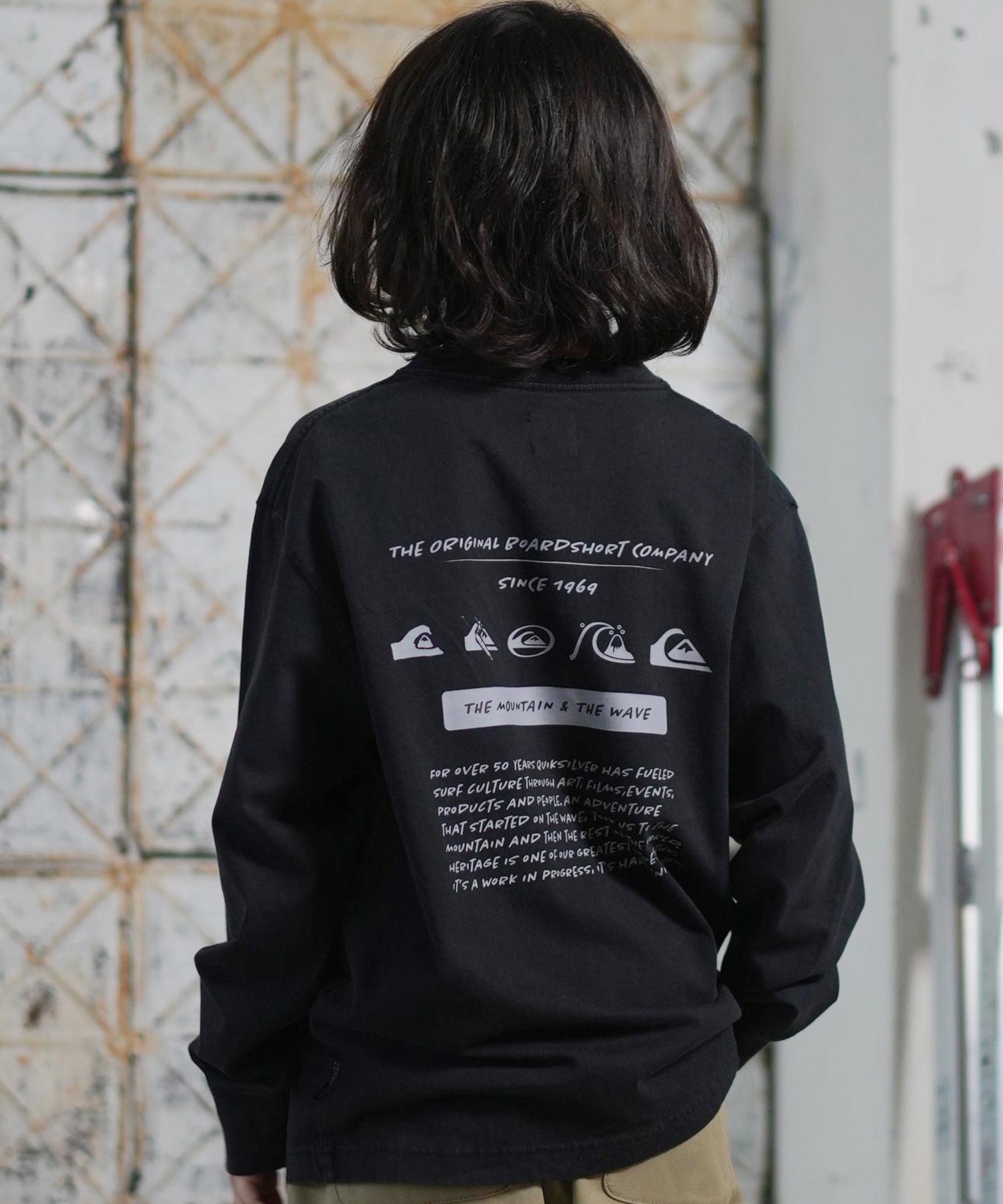 QUIKSILVER クイックシルバー 長袖 Tシャツ ロンT キッズ ジュニア 子供 バックプリント ロゴ BW HISTORY POCKET LT YOUTH KLT254001(BLK-130cm)