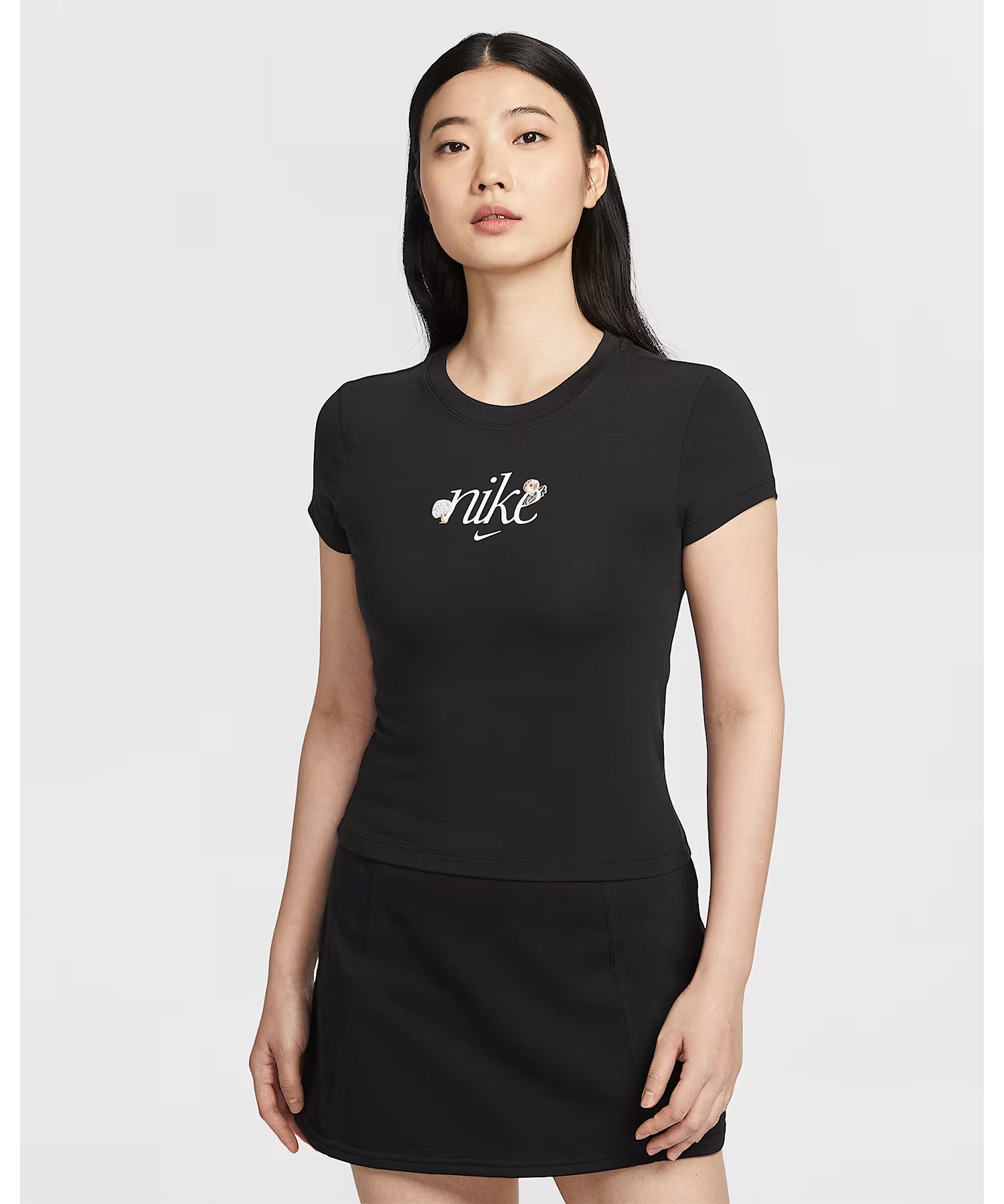 NIKE ナイキ 半袖 Tシャツ レディース グラフィックTシャツ HF9723-010 NIKE ナイキ 半袖 Tシャツ レディース グラフィックTシャツ