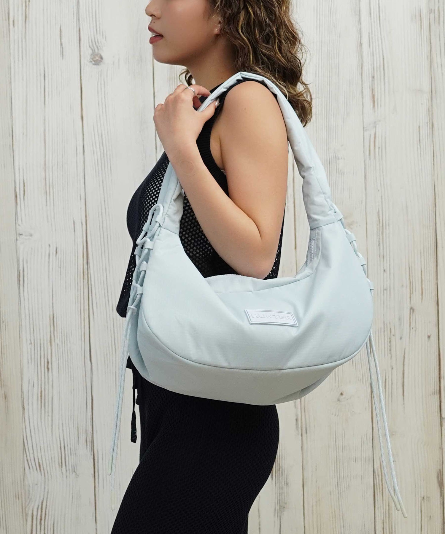 HUNTER ハンター ショルダーバッグ 肩掛け 半月型 トラベル ホーボー