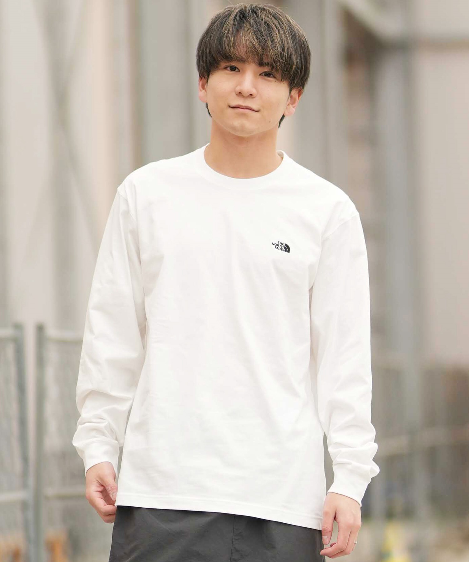 THE NORTH FACE ホワイト 長袖シャツ XL THE NORTH FACE ザ・ノース・フェイス 長袖 Tシャツ ロンT メンズ ワン