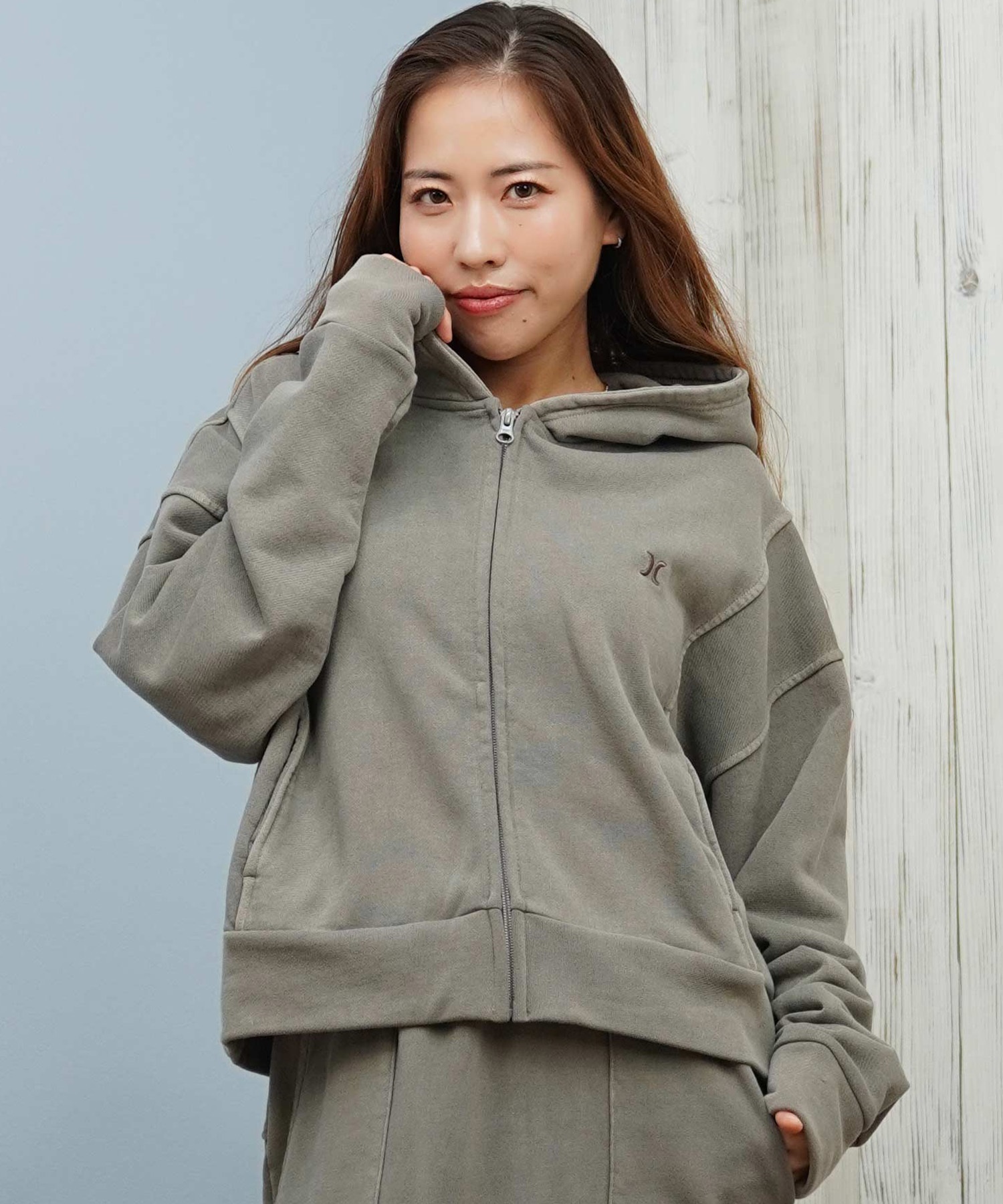 Hurley ハーレー ジップアップ パーカー レディース ワンポイント ロゴ 裏毛 SWEAT PIGMENT FZ HOODIE WCFF252030(SKHK-M)
