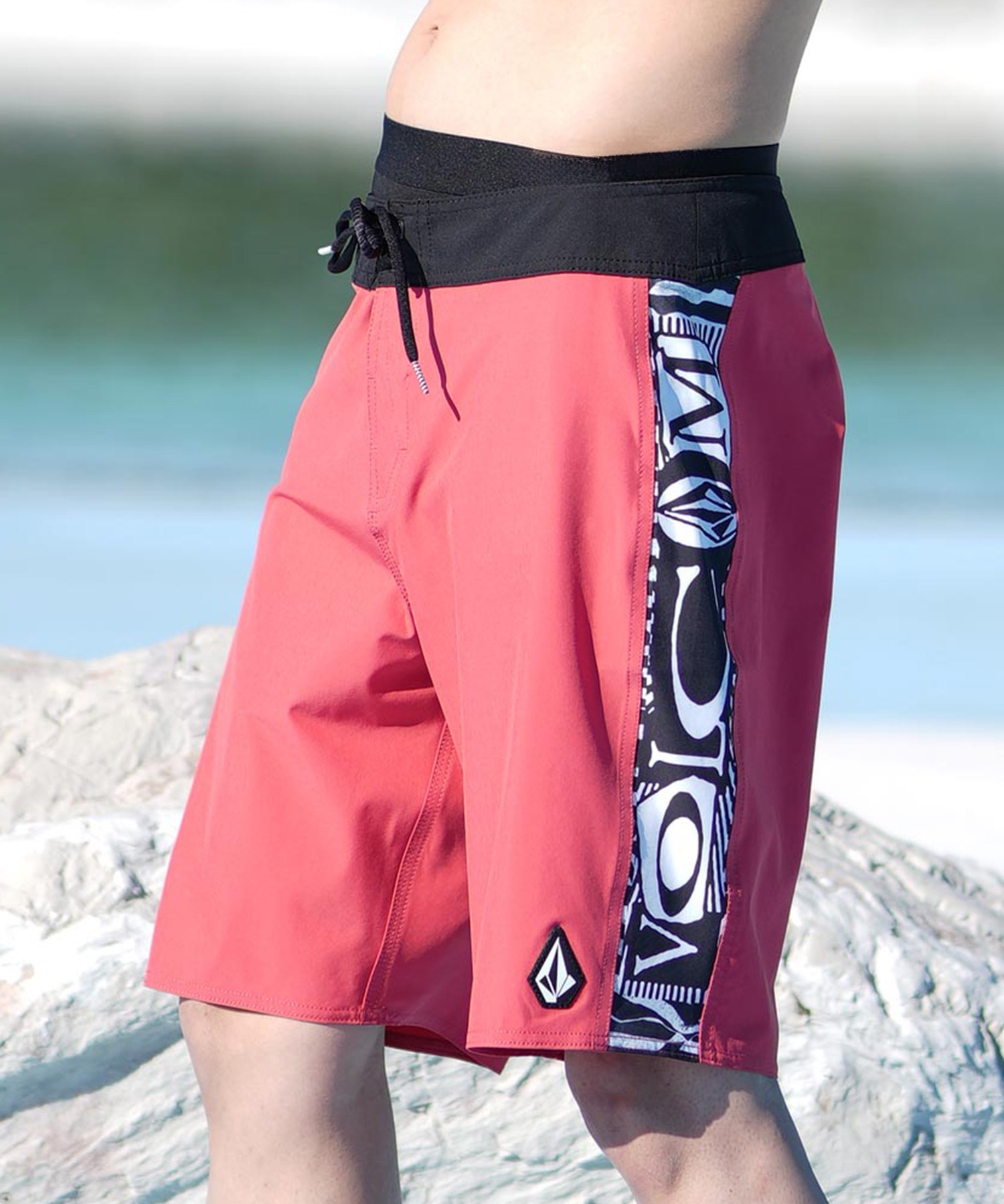 VOLCOM ボルコム 水着 トランクス ボードショーツ メンズ 吸水速乾 膝