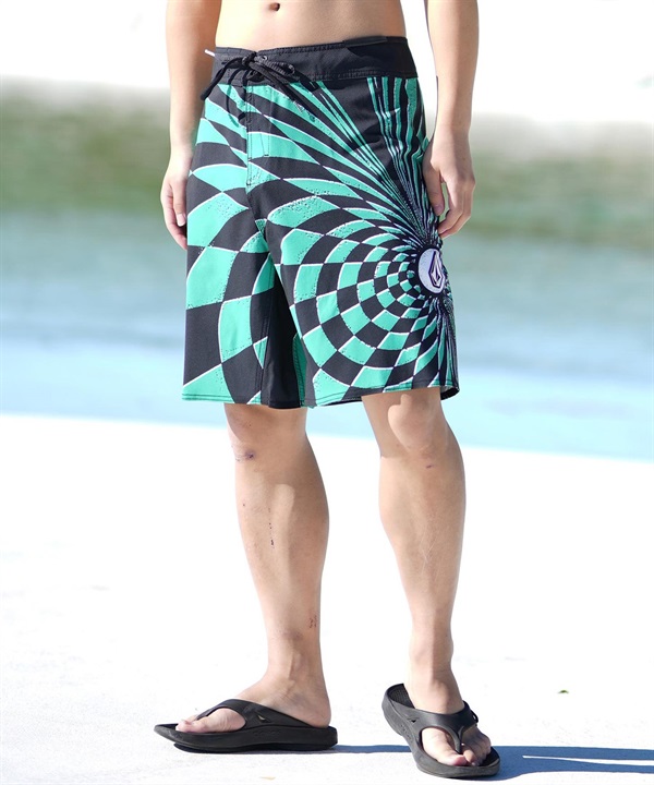 VOLCOM ボルコム 水着 トランクス ボードショーツ メンズ 吸水速乾 膝丈 ストレッチ A0812504