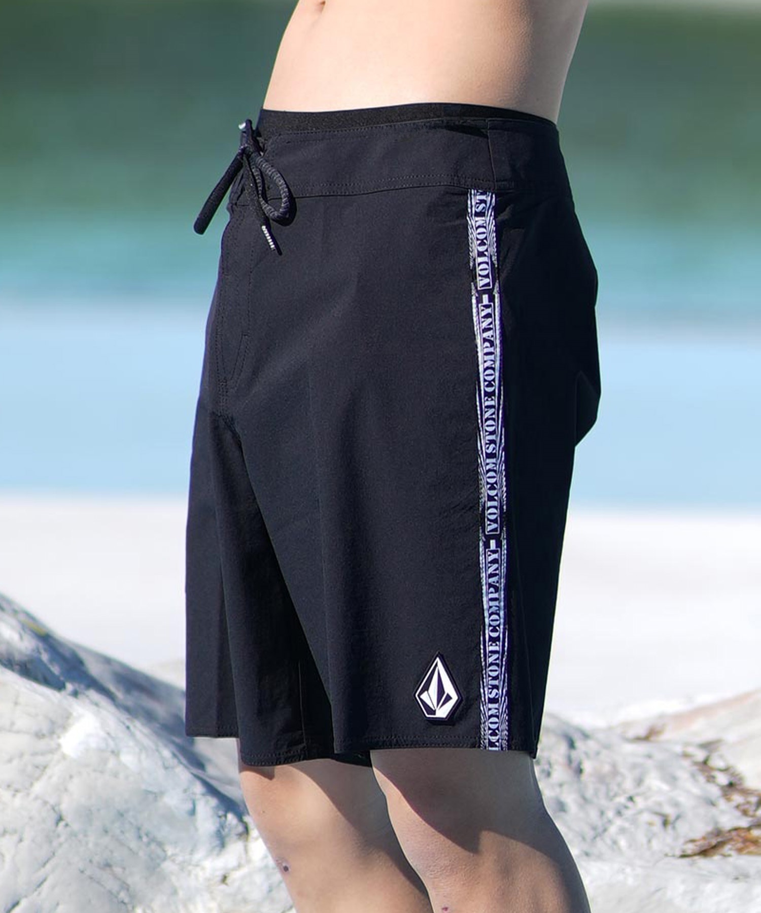 ボルコム　撥水ボードショーツ サイズ30 VOLCOM ボルコム ボードショーツ メンズ 水着 海パン サーフ