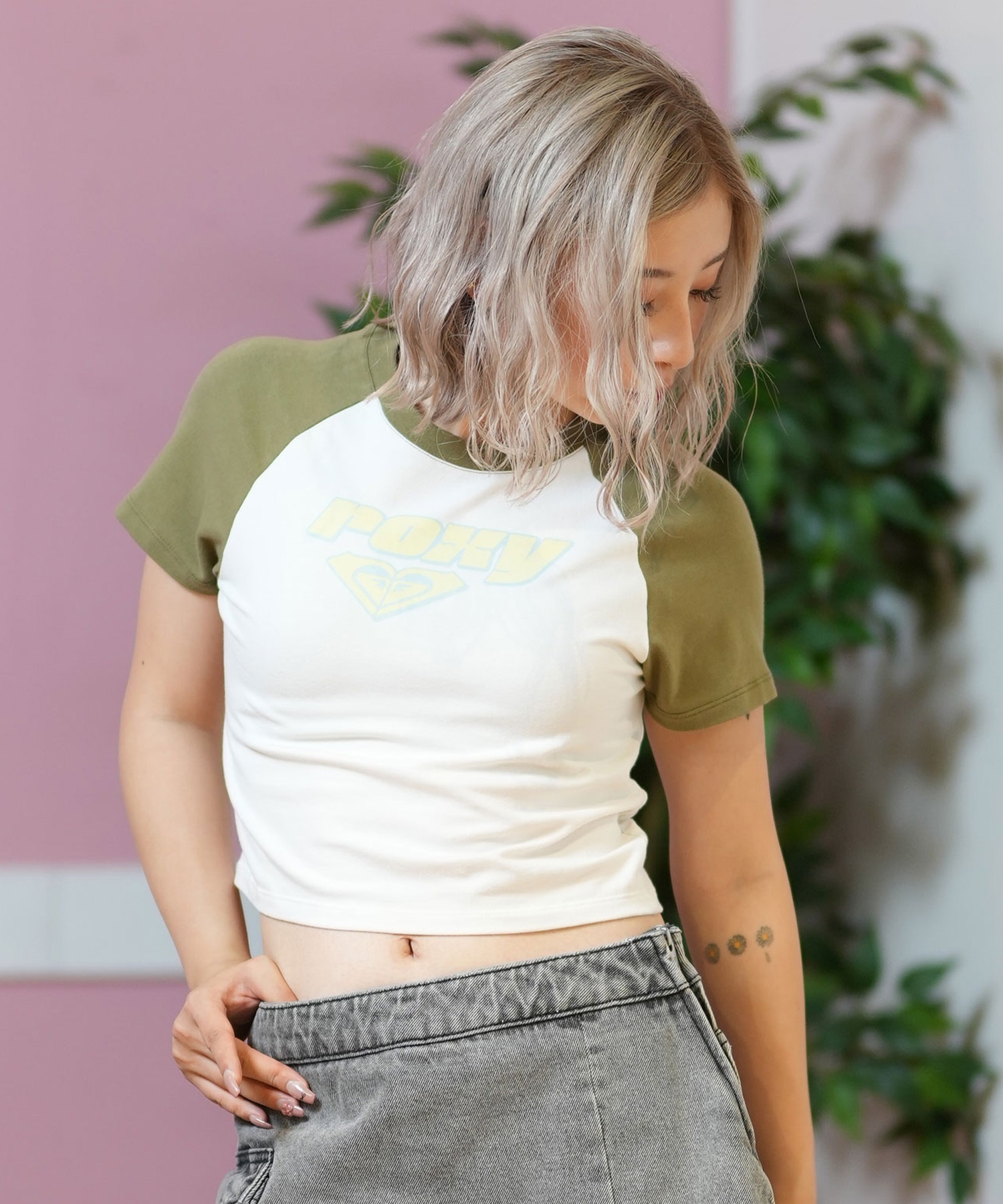 ROXY ロキシー 半袖 Tシャツ レディース ラグラン クロップド丈 ショート丈 RST252041(KHA-S)
