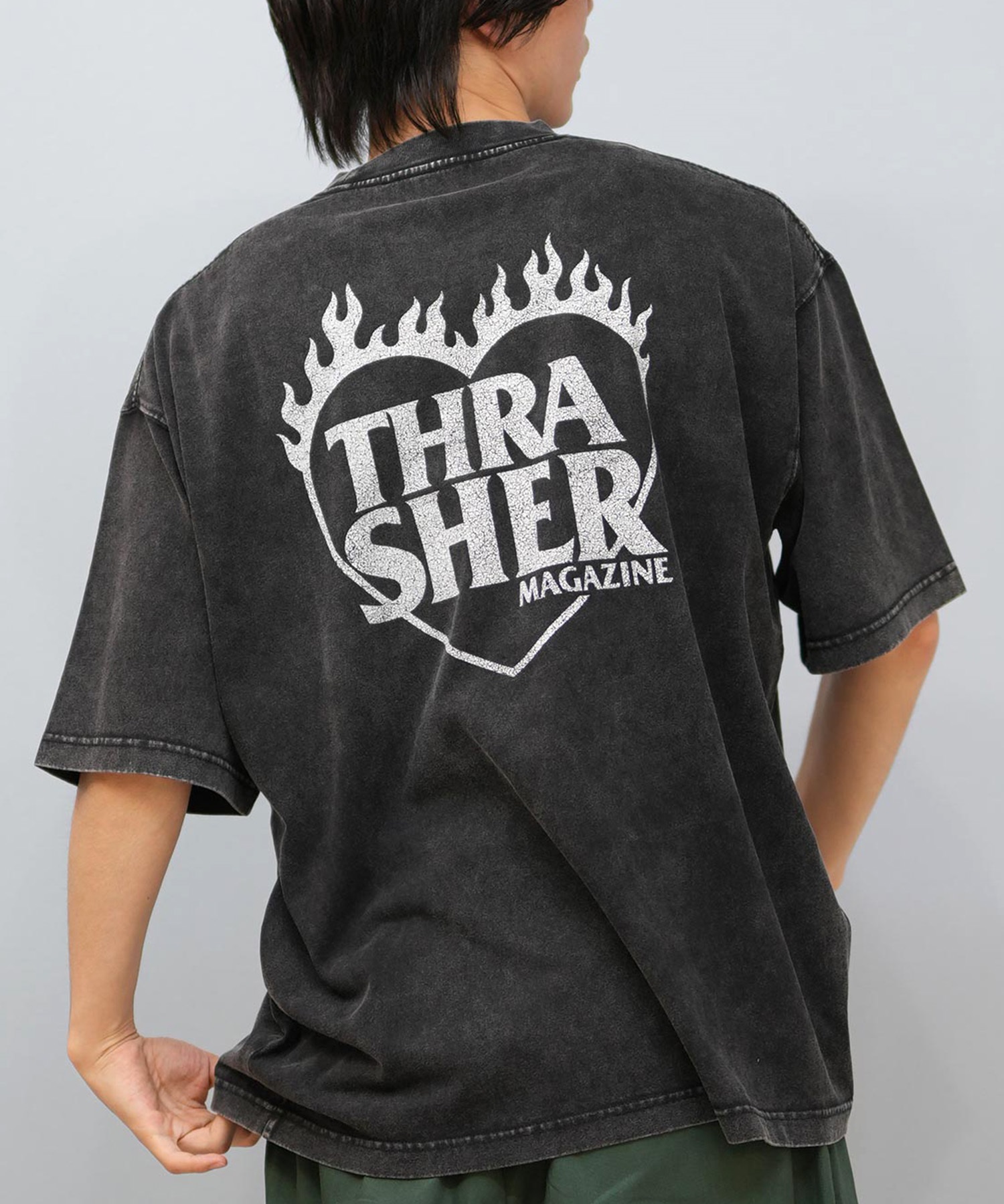 THRASHER スラッシャー 半袖 Tシャツ メンズ バックプリント オーバーサイズ ヴィンテージ加工 253TH1ST044 ムラサキスポーツ限定(WHT-M)
