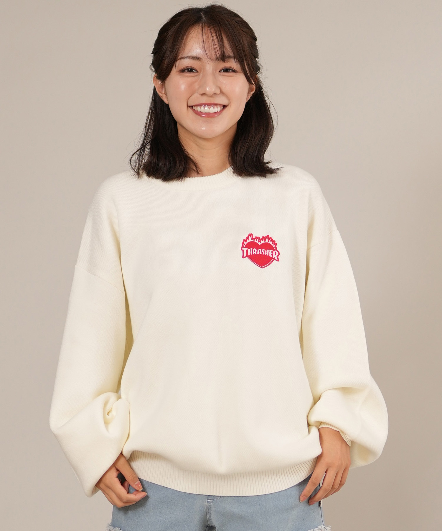 THRASHER スラッシャー ニット セーター レディース クルーネック ロゴ バーニング ハート ワンポイント 254TH2KN053(IVO-FREE)