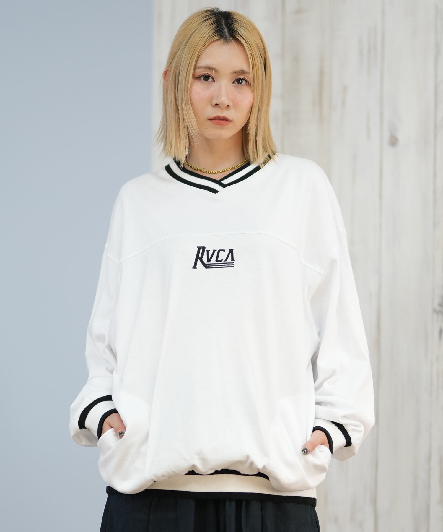 RVCA ルーカ トレーナー スウェット レディース Vネック ロゴ HILLS V