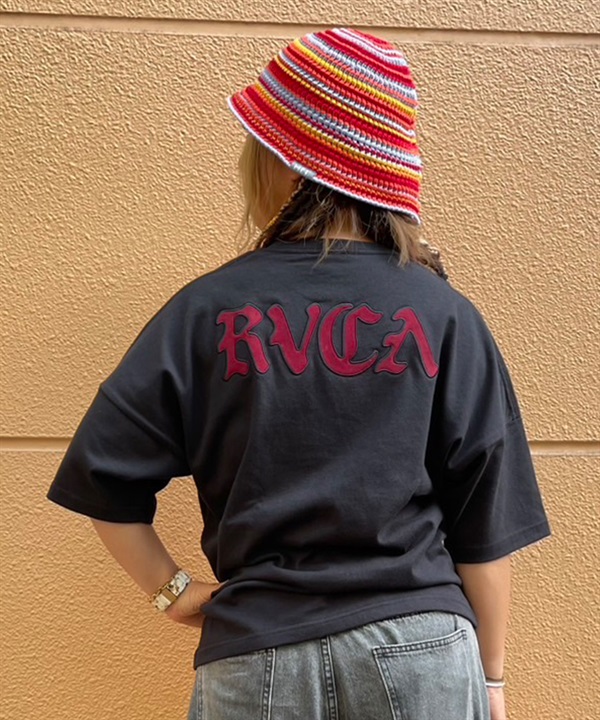 RVCA ルーカ 半袖 Tシャツ レディース バックプリント オールドイングリッシュ OLD ENGLISH DOLMAN ST BF04C-P20