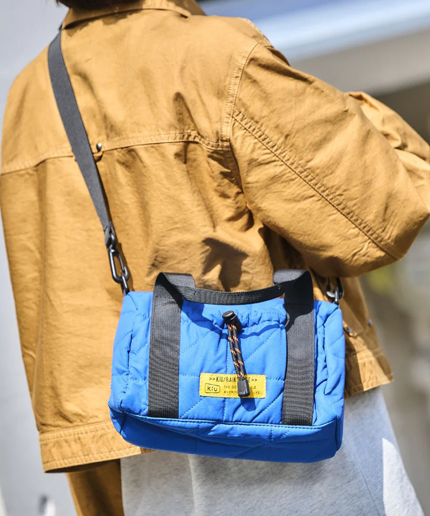 KiU キウ ショルダーバッグ スクエアパデッドミニボストンバッグ K476