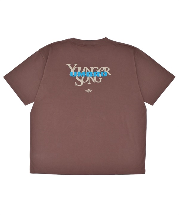 予約商品【7月下旬より順次発送】UMBRO アンブロ × Younger Song ヤンガーソング コラボ  Tシャツ MRYS-T001 ムラサキスポーツ別注