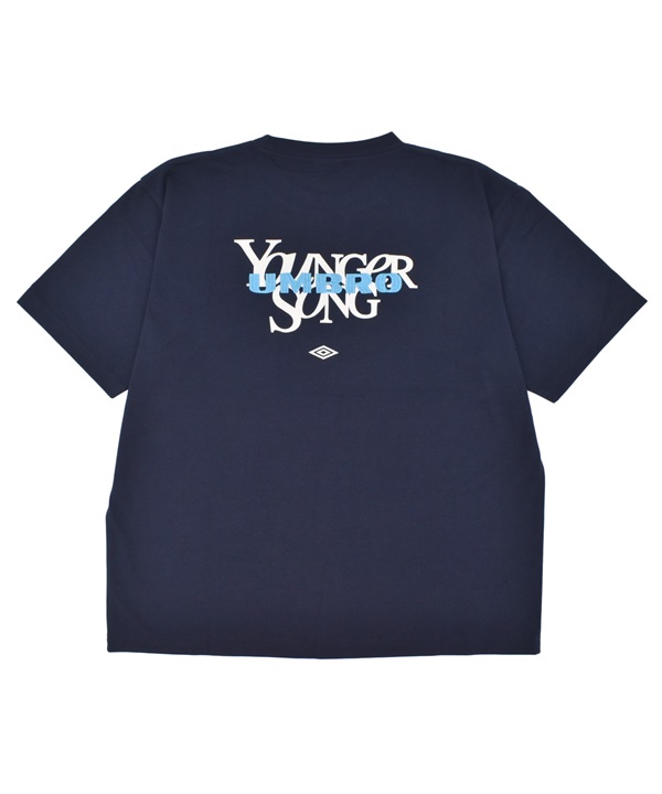 予約商品【7月下旬より順次発送】UMBRO アンブロ × Younger Song ヤンガーソング コラボ  Tシャツ MRYS-T001 ムラサキスポーツ別注