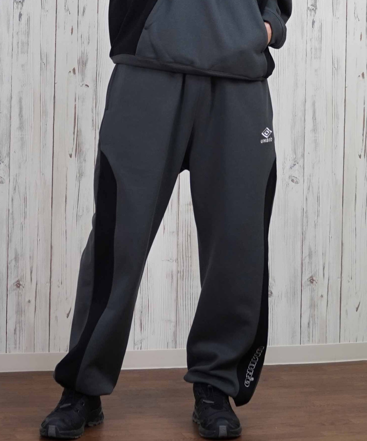 極美品　UMBRO セットアップ　ブラックM umbro ナイロンジャケット UMBRO × BLACK LABEL SET-UP FIELD