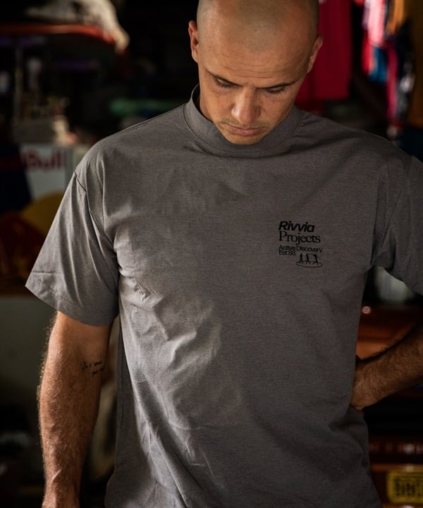Rivvia PROJECTS リヴィアプロジェクツ 水着 ラッシュガード 半袖 Tシャツ モックネック メンズ 水陸両用 UVカット RQ2-W07