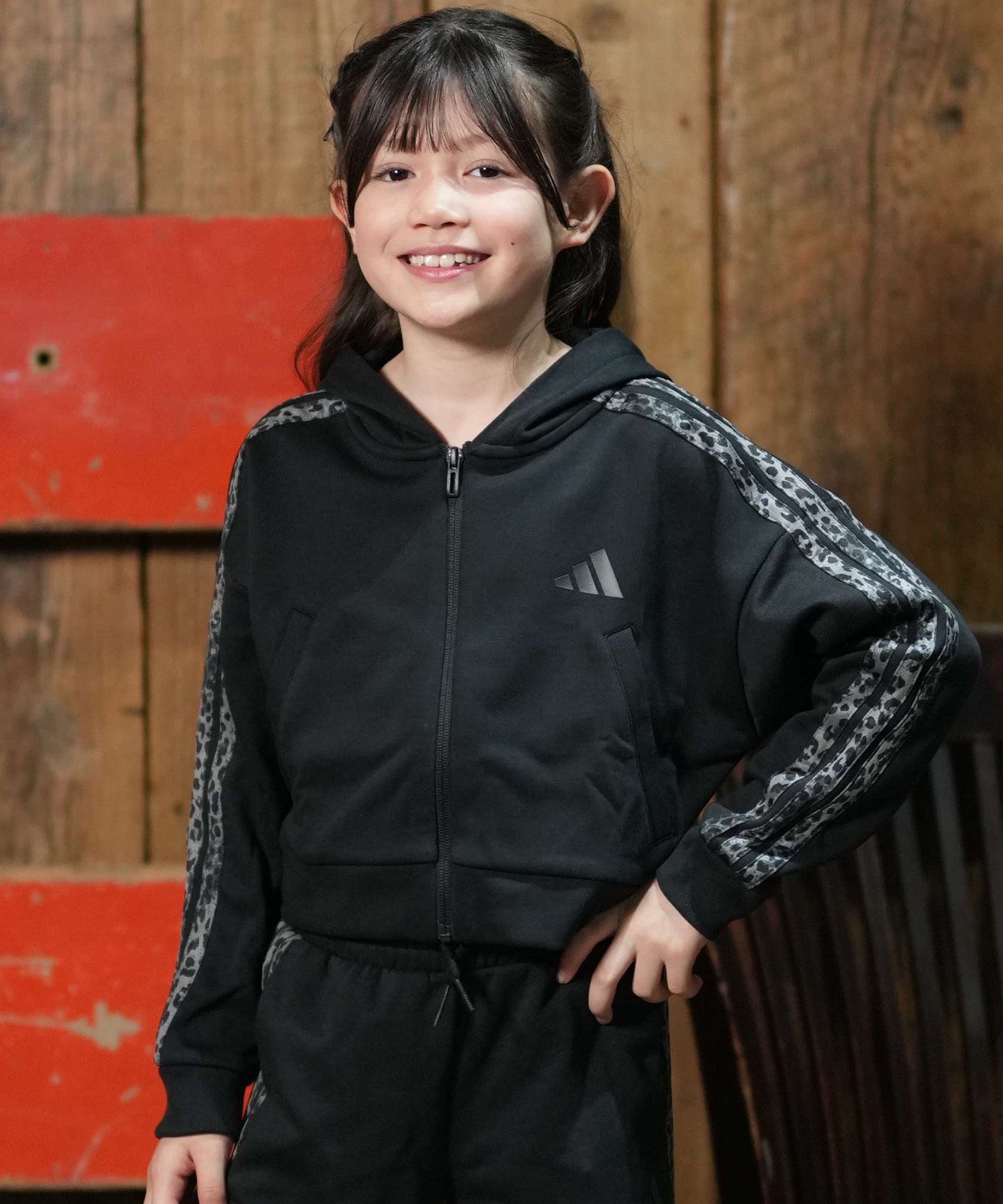 adidas アディダス ジップアップ パーカー フーディー キッズ 子供