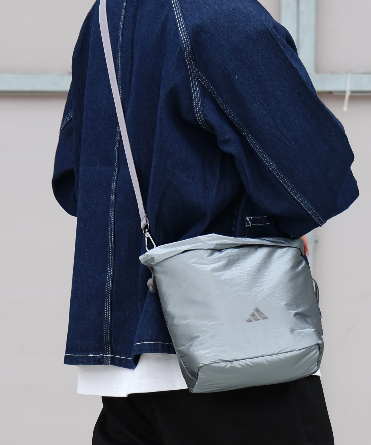 adidas アディダス ショルダーバッグ 巾着バッグ メタル スモール