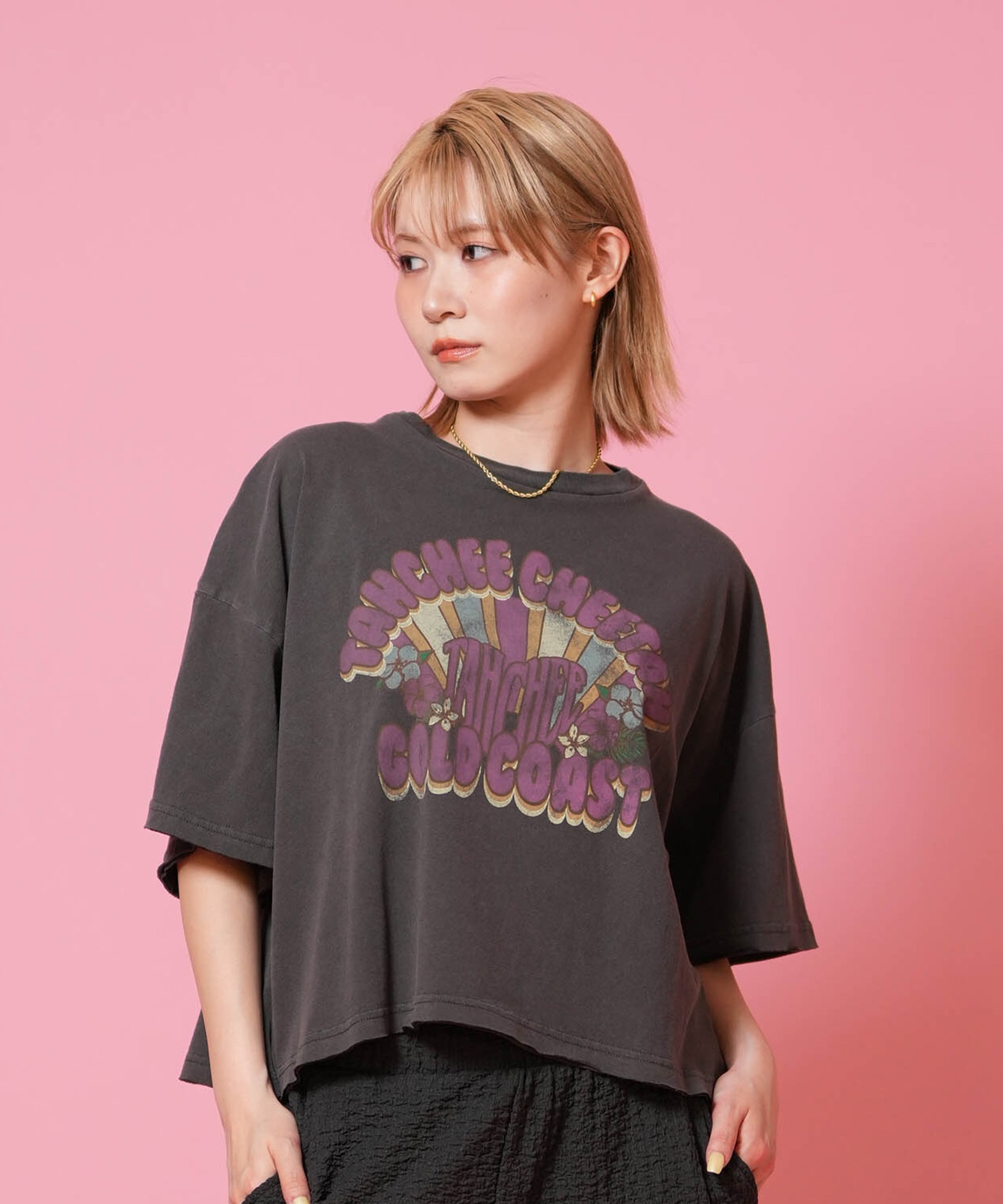 TAHCHEE ターチー 半袖 Tシャツ レディース 前面プリント TC260900-03(BLACK-FREE)