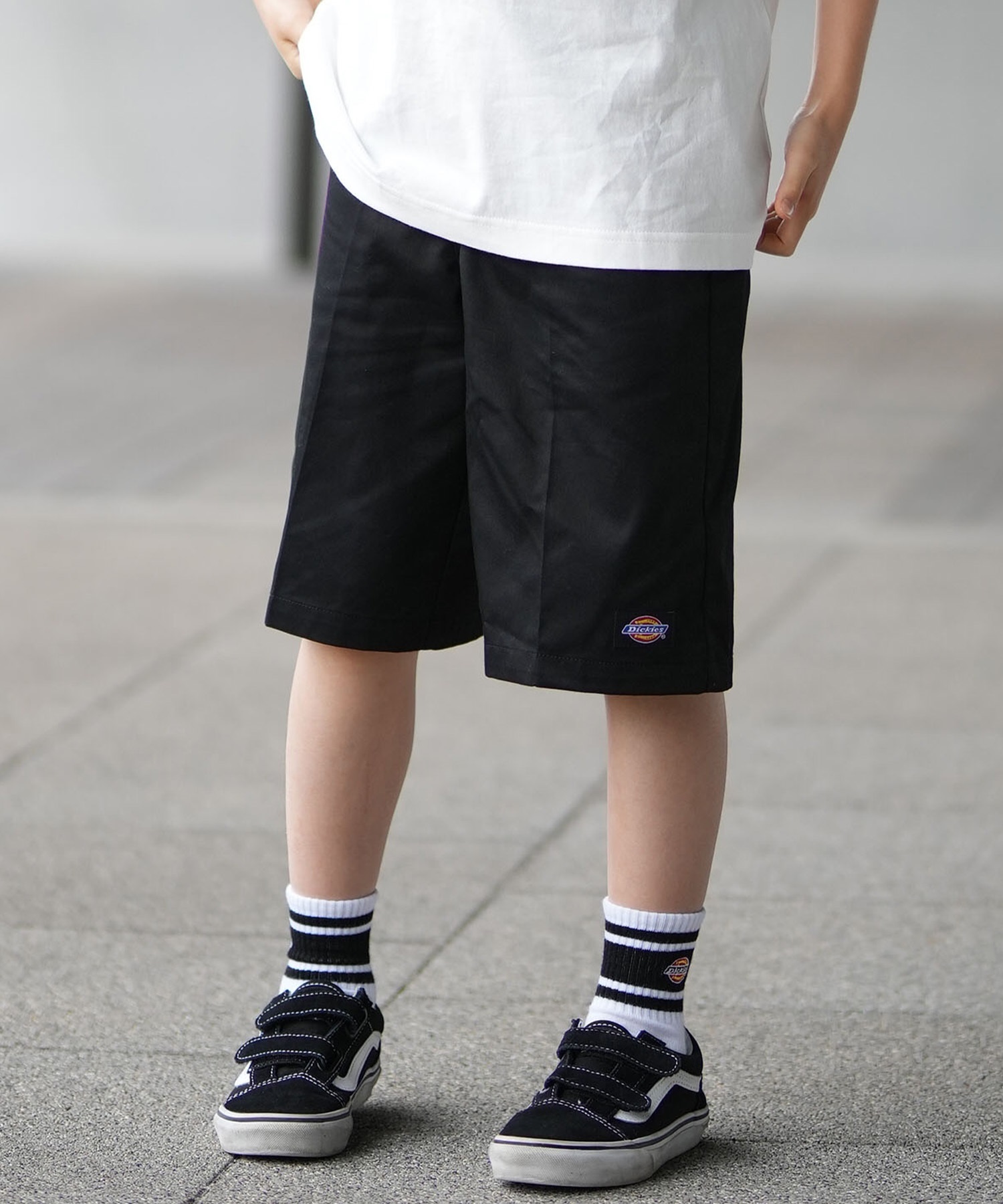 KIDILL×Dickiesサスペンダー付きハーフパンツ ブラック Dickies（ディッキーズ）の「Dickies/ディッキーズ 13インチポケット