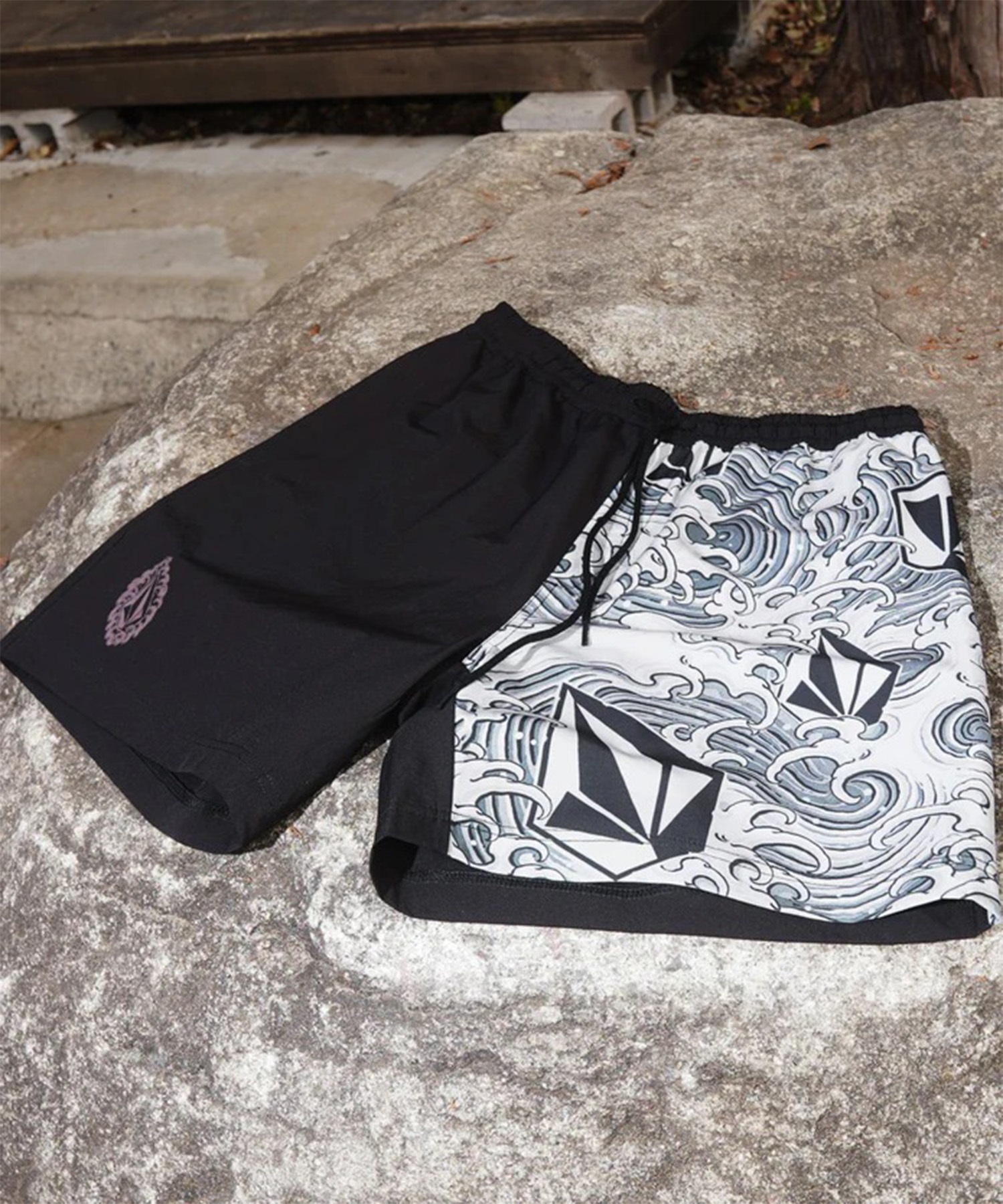 VOLCOM made in USAデッドストックサーフトランクス 34 VOLCOM ボルコム 水着 海パン トランクス サーフパンツ メンズ 水陸